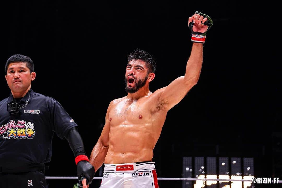 RIZIN FF OFFICIALさんのインスタグラム写真 - (RIZIN FF OFFICIALInstagram)「#RIZIN42 《Match.11》  "Grappling extravaganza"  ---------- Robert Satoshi Souza defeats SpikeCarlyle by Unanimous Decision.  #rizin #rizinff #mma #mmafighter #総合格闘技 #RobertSatoshiSouza #ホベルトサトシソウザ #SpikeCarlyle #スパイクカーライル」5月24日 22時52分 - rizin_pr