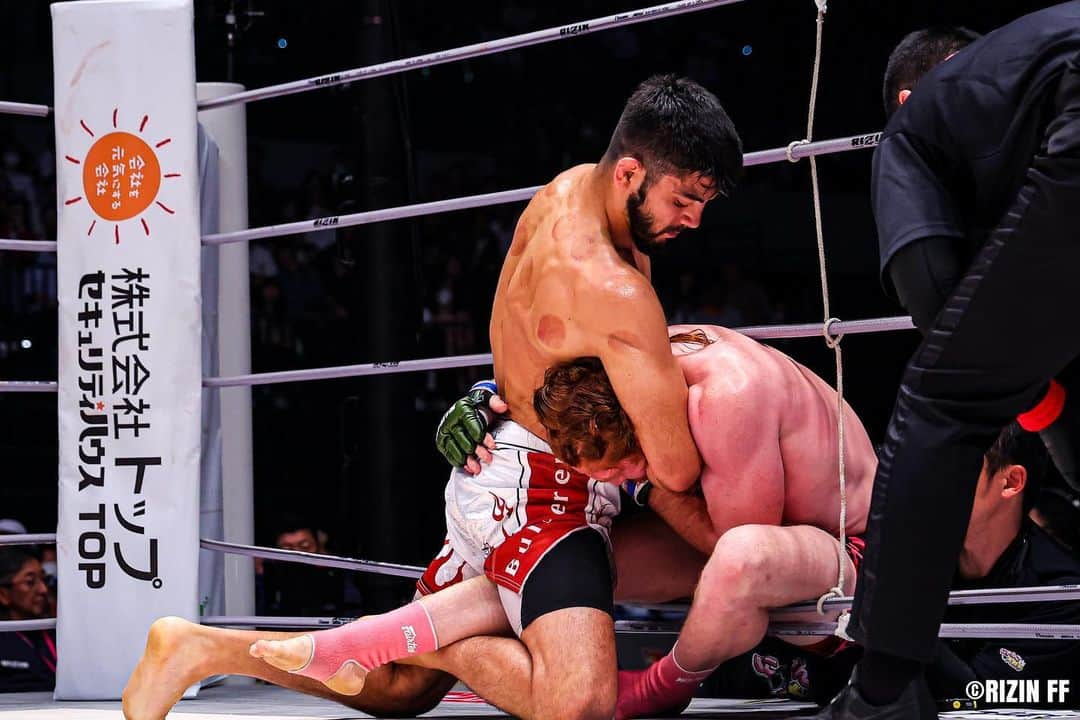 RIZIN FF OFFICIALさんのインスタグラム写真 - (RIZIN FF OFFICIALInstagram)「#RIZIN42 《Match.11》  "Grappling extravaganza"  ---------- Robert Satoshi Souza defeats SpikeCarlyle by Unanimous Decision.  #rizin #rizinff #mma #mmafighter #総合格闘技 #RobertSatoshiSouza #ホベルトサトシソウザ #SpikeCarlyle #スパイクカーライル」5月24日 22時52分 - rizin_pr