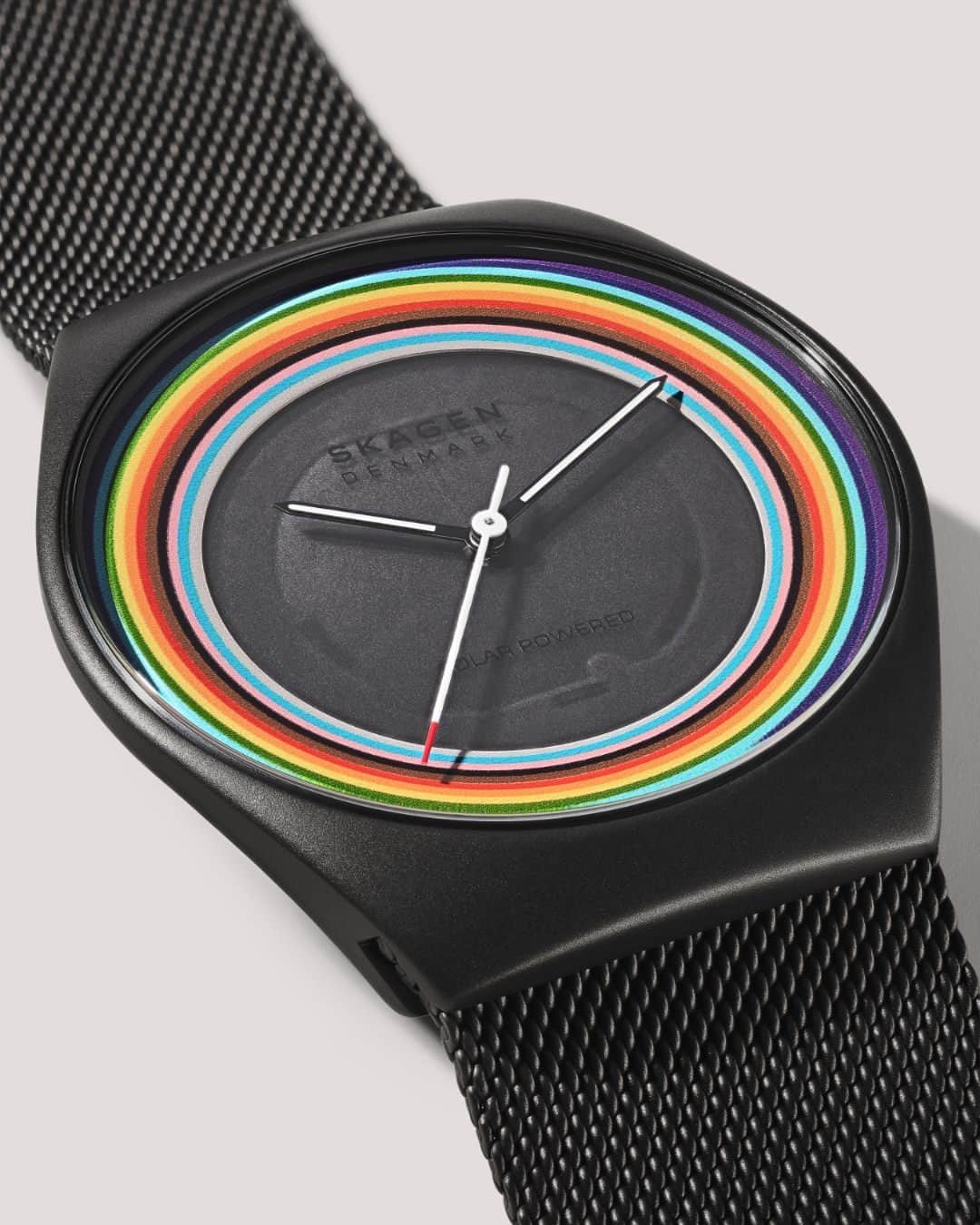 のインスタグラム：「Let your rainbow shine.⁣ ⁣ 100% of proceeds from our Pride Collection will be donated to InterPride through June 30, 2023.」