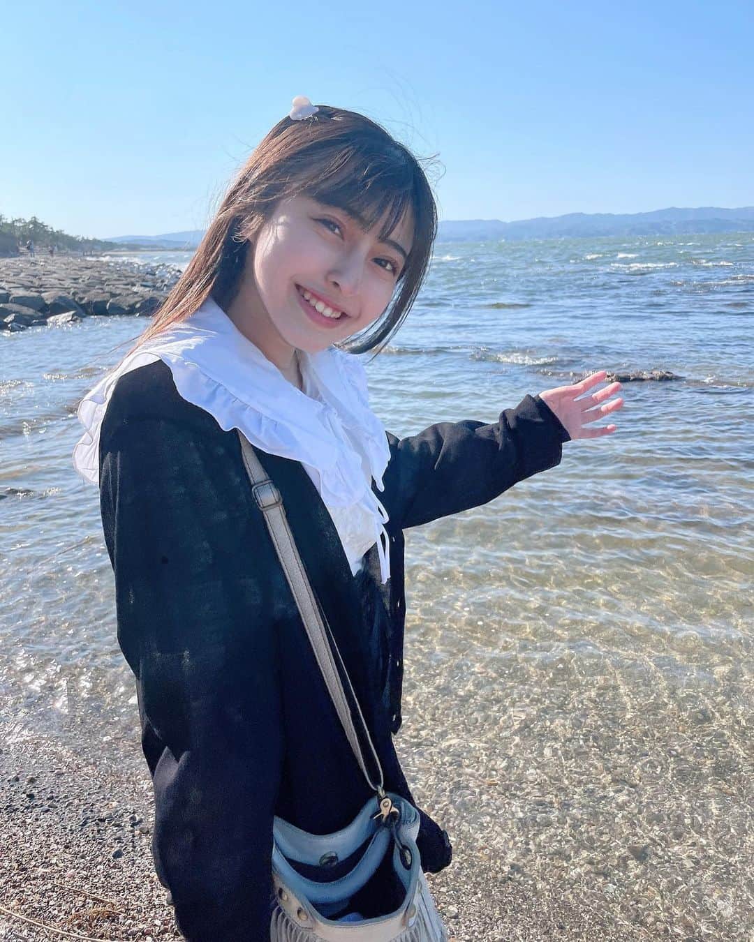 竹内月音さんのインスタグラム写真 - (竹内月音Instagram)「海は広いな大きいなあ〜🫶（海の写真載せすぎてなに書いたらいいか分からない💦）」5月24日 23時09分 - takeuchi_tsukine