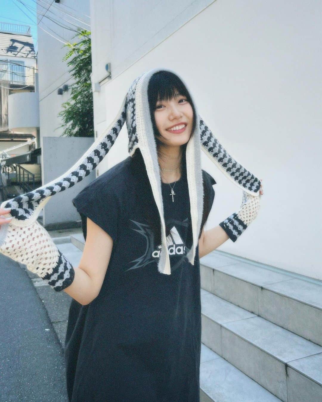 奥田彩友のインスタグラム：「🐰🩶  #instagood #picture #followme  #picoftheday #黒髪ロング #pr #newave #fashion #Japanese #Japanesegirl #japan #tokyofashion」
