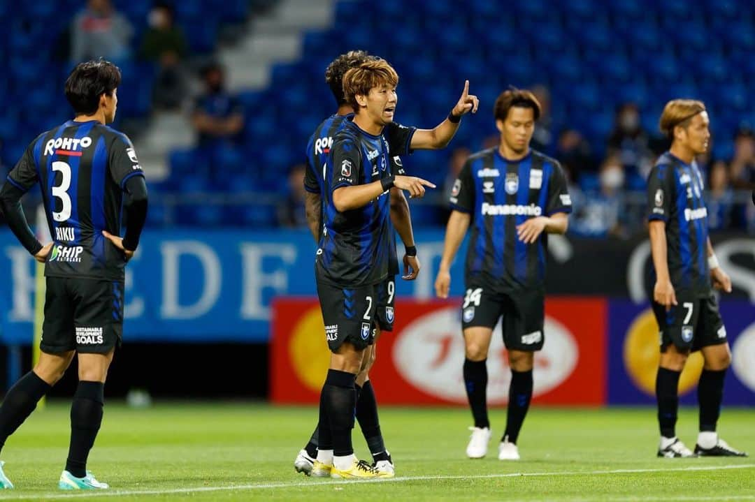 福岡将太のインスタグラム：「ありがとうございました。 みんなで一つに。  @gambaosaka_official  @alegria__official  @mizunofootballofficial  @maripoza_jp」