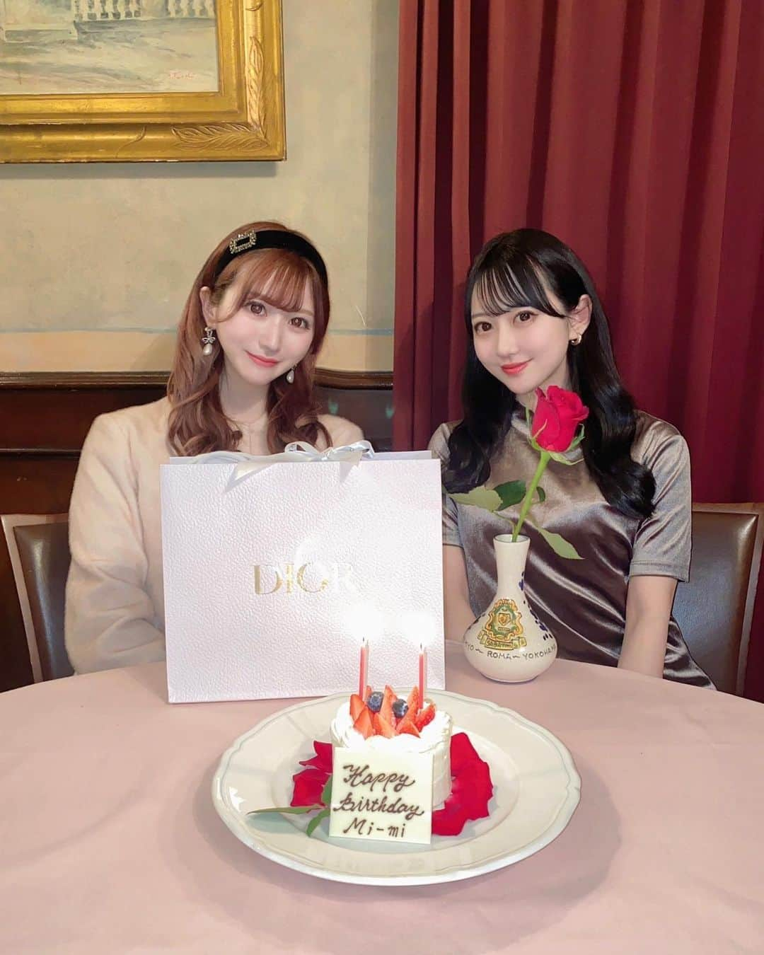 MI-MIさんのインスタグラム写真 - (MI-MIInstagram)「今年も大好きなあいにゃんに お誕生日お祝いしてもらったよ🎂🌹  いつもありがとう〜💋❤︎  #リストランテサバティーニ青山 #青山レストラン #青山ディナー #外苑前 #外苑前レストラン #外苑前ディナー #ristorantesabatini #バースデープレート #バースデーサプライズ #birthday #birthdaycake #birthdaygirl」5月24日 23時31分 - mii__mi.chan