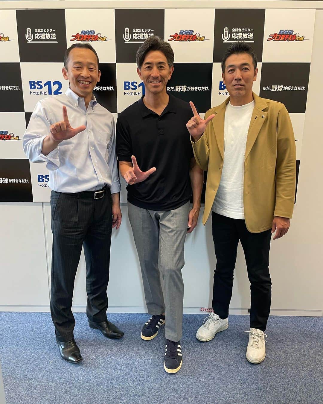 G.G.佐藤のインスタグラム：「BS12解説前に レオのプリンス様と智樹パイセンにお会いしました。 ライオンズのチーム状態が少し心配だね #BS12」