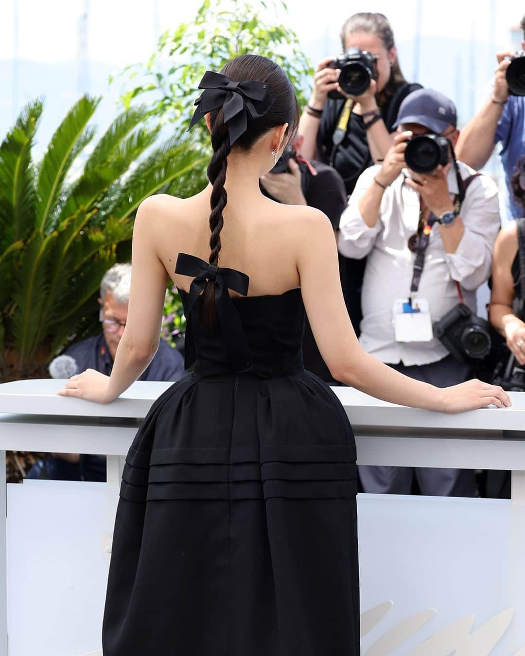 ゴールデングローブ賞さんのインスタグラム写真 - (ゴールデングローブ賞Instagram)「Keeping the heat on the Cannes red carpets, the stars of Asteroid City and The Idol stunned at their premieres!   #Cannes2023 #RedCarpet」5月24日 23時38分 - goldenglobes