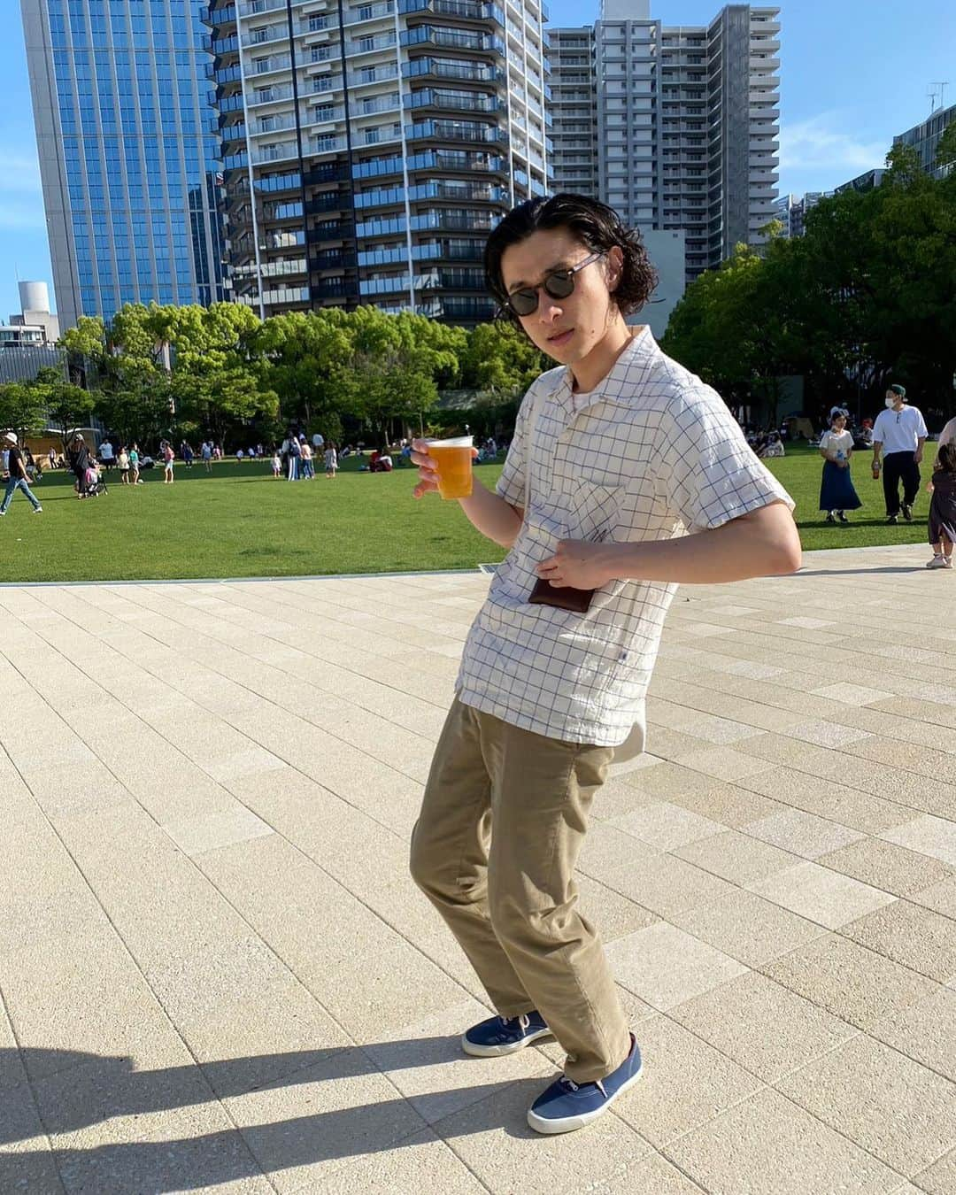 古田敬一さんのインスタグラム写真 - (古田敬一Instagram)「夏休みこんないとこお兄ちゃんが東京から帰ってきたらいいなぁ  eyewear #moscotlemtosh  outer #yellowrat pants #yellowrat shoes #sunduck  #ivylook#ivyfashion#ivystyle#preppy#preppystyle#prepstyle#trad#tradstyle#tradfashion#traditional#traditionalstyle#ametra#americantraditional#surf#oldsurf#madeinusa #全国47都道府県の妹が選ぶ理想のいとこのお兄ちゃんスタイリングアワード2023SUMMERSTYLE部門第1位」5月24日 23時40分 - keiichi_furuta0721