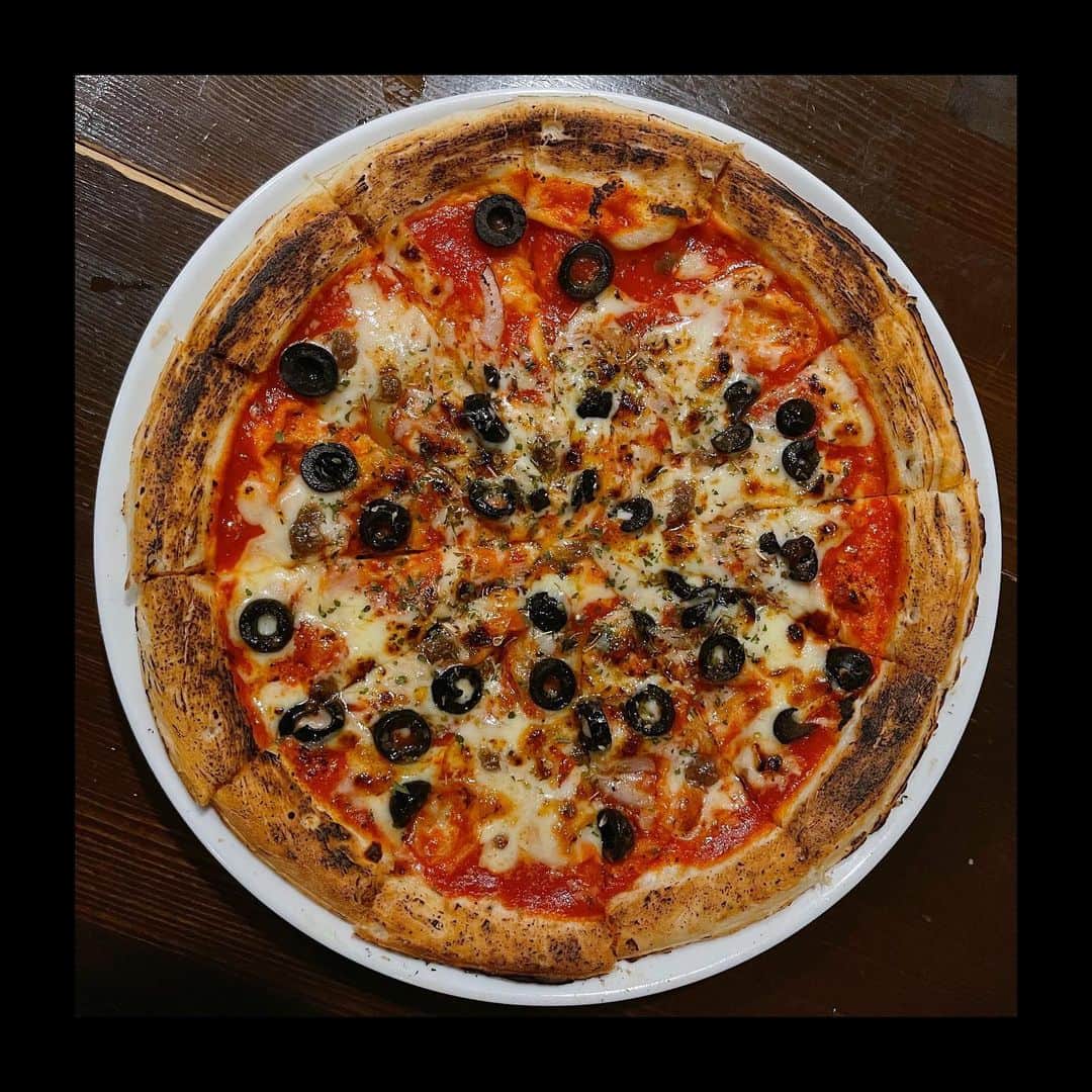 イガラシさんのインスタグラム写真 - (イガラシInstagram)「#pizza」5月24日 23時52分 - ygarshy