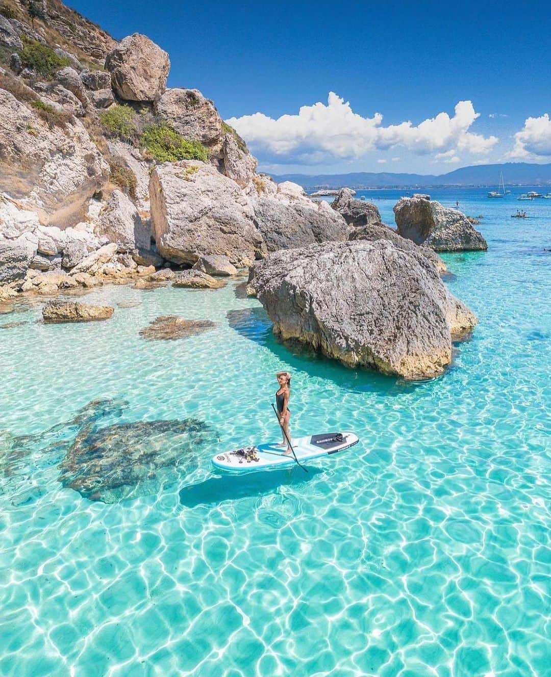 Earth Picsさんのインスタグラム写真 - (Earth PicsInstagram)「@gianfrenk spend this summer in Sardinia, Italy 🇮🇹 😍🏝️🇮🇹  Have you ever been to Sardinia?   📸 @gianfrenk 📍Sardinia, Italy 🇮🇹」5月25日 0時00分 - earthpix