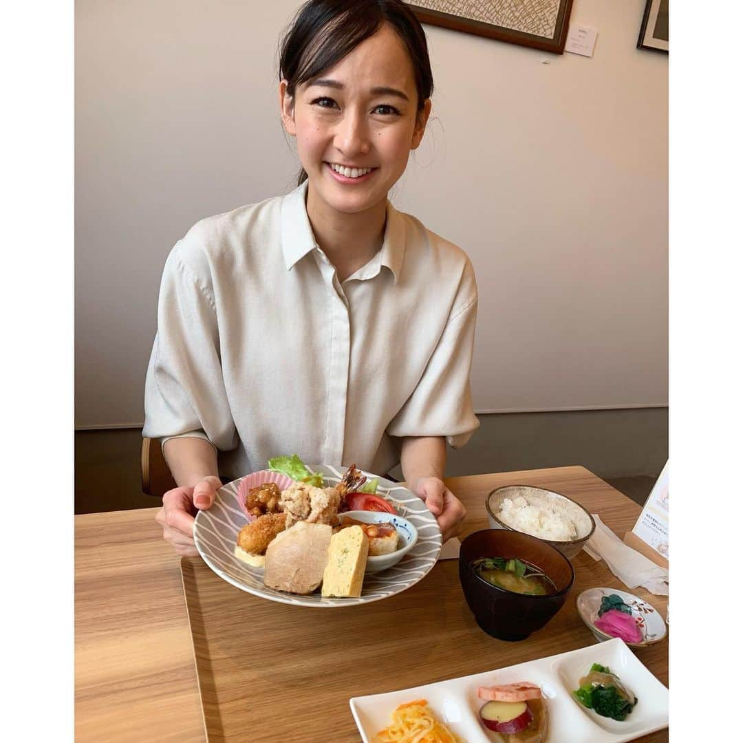 浦口史帆さんのインスタグラム写真 - (浦口史帆Instagram)「🩵💛💚💙🧡🩷  地元の津市で人気のカフェを取材しました😋🌼  美味しくて、 優しくて、 居心地の良い場所です☺️♥️  あす5月25日(木)のNEWS ONEで放送予定なので、 ご覧いただけたら嬉しいです📺✨  #三重県カフェ #津市 #久居 #シャイカフェ #まいいか　#東海テレビ」5月25日 0時02分 - uraguchi_shiho