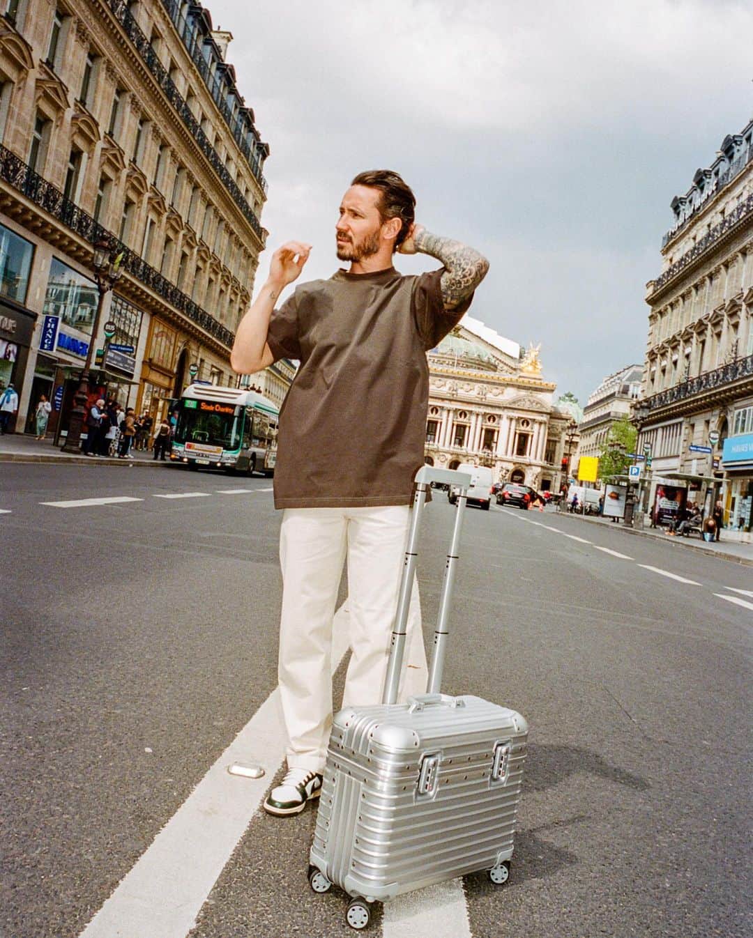 LVMHのインスタグラム：「Discover @rimowa’s new campaign celebrating the return of the Original Pilot’s Case.   The Maison launches a campaign showcasing the Pilot’s Case unmatched functionality by sharing the stories of artists around the world who rely upon it for their craft.   RIMOWA joins Dr. Woo, Hans Zimmer, Kelia Moniz Termini, Benji B, Ocean Ramsey, Cédric Grolet, Zinnia Kumar, Oumi Janta, Fred North, and Kwame Onwuachi on journeys around the globe, showcasing how they travel with their Pilot Case.   #LVMH #RIMOWA #RIMOWAoriginal」