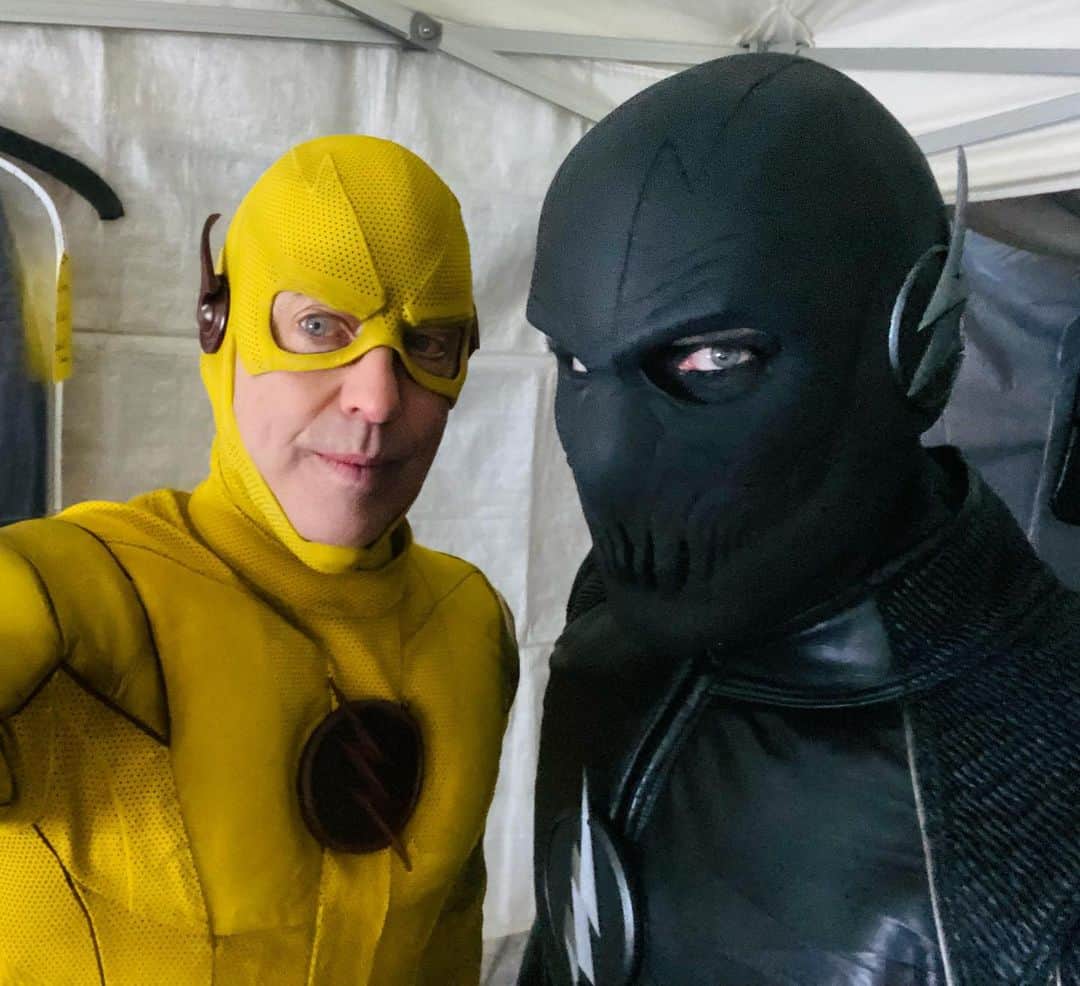 テディ・シアーズのインスタグラム：「Tonight ⚡️🤝😈 @cwtheflash @cavanaghtom」