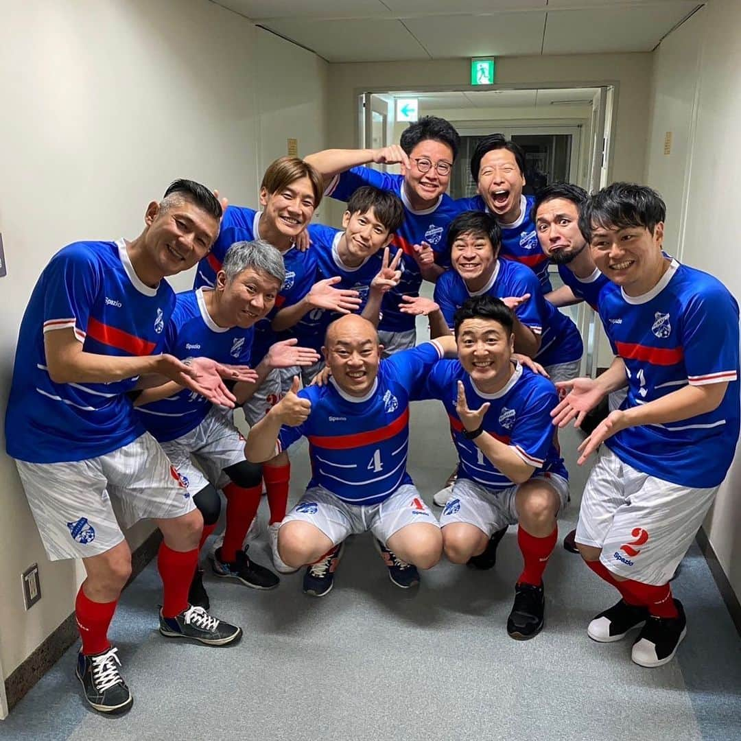 梅村賢太郎さんのインスタグラム写真 - (梅村賢太郎Instagram)「#FC林 #結婚 #卒業 #おめでとうございます  #配信 あります #はやいたけい #ジャイアン #おいしさ一等賞 #うれしんじ #林のドン #しんどいねん #守谷さん1分 #ハヤえもん」5月25日 0時35分 - rahujigenume