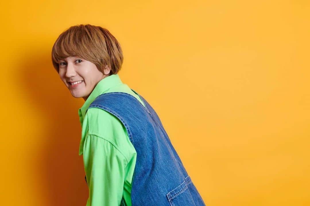 のインスタグラム：「振り向いた瞬間の推しって最高よな」