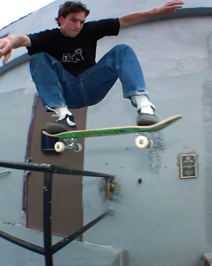 スラッシャーのインスタグラム：「🍹 JIT @wknd_skateboards」