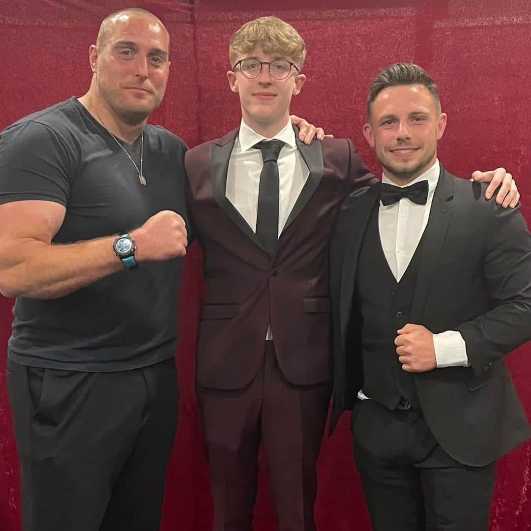 ジェイク・フラニガンのインスタグラム：「Great night at the Money Mule premiere.   Incredible to watch the final product. Amazing experience watching it back and seeing everyone’s talent and hard work put on display.   I had the privilege of working with such incredible talent. It’s a project I will never forget and will always be thankful for.  Working alongside @chrisbarnesactor was immense. Such a talented actor and so easy to work with. Huge thanks @harrison_courtney_ and @nyles_hover enough for casting me in this. You guys, along with @joenealeyy and @kieranlewis are the future of film making and I have my fingers crossed that we will work together soon again as you were guys were amazing!  Alfie ❤️」
