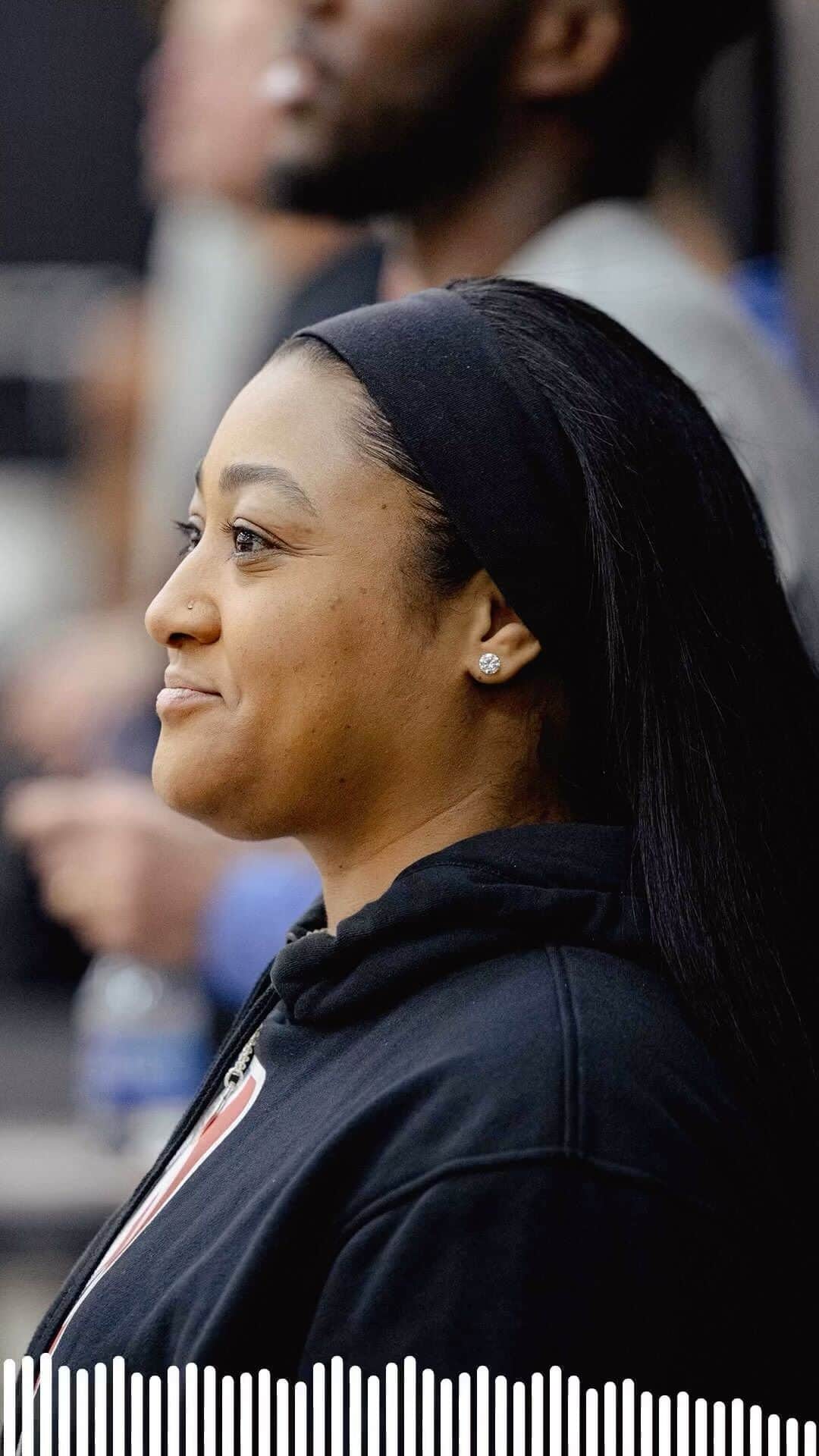 ポートランド・トレイルブレイザーズのインスタグラム：「An interview with Dr. Chantelle Green, the Trail Blazers’ Director of Mind Health And Wellness, on the latest Brief Case podcast about her responsibilities with the team, developing trust with players, her role in player evaluation during the draft and free agency, how mental health covers much more than what we usually consider “therapy,” and what she’d like to see in the mental health space going forward.  Link to the full episode in the bio (and here: https://bit.ly/3oqaUEr)」