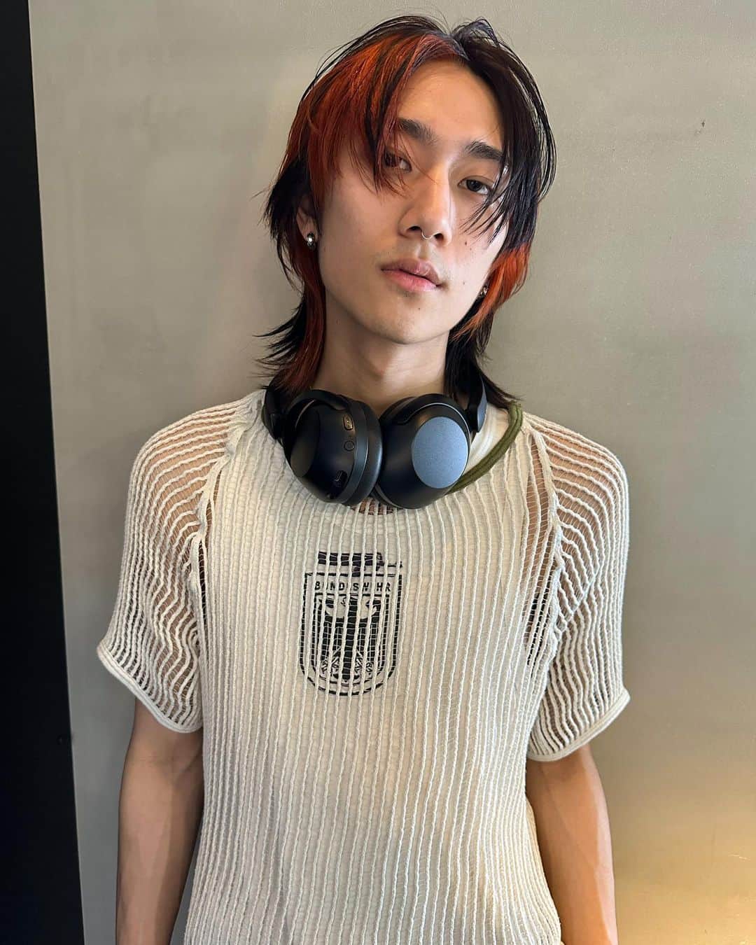 MORIYOSHIのインスタグラム：「MORIYOSHIのご予約はお早めに！ イチオシのブロックカラー✂️🎨  似合わせデザインお任せください！  こちらのオススメのメニューはカットハイブリーチデザインカラーになります🙇‍♂️  ブリーチの回数、予約するときのメニュー、料金、色落ちなどわからないことはご気軽にDMにてご相談下さい！」