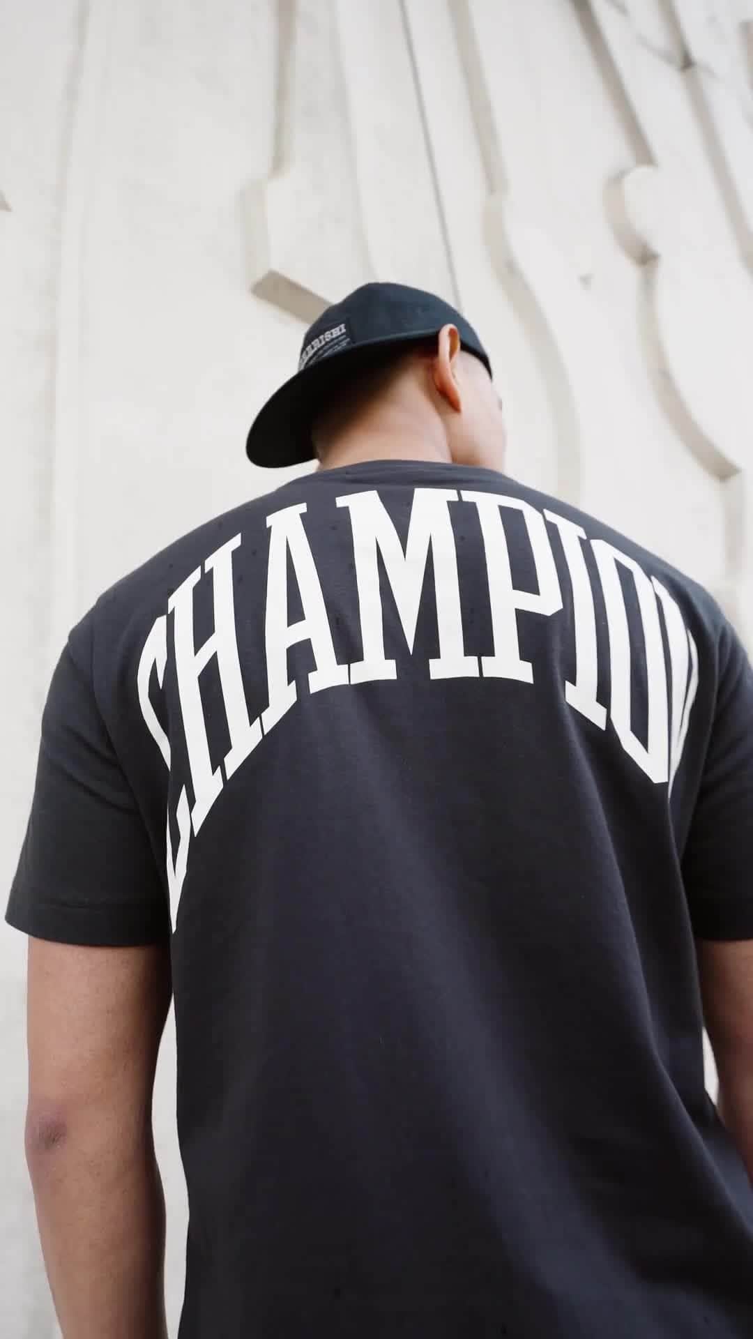 Champion EUのインスタグラム：「The new neutrals. Link in bio to freshen up your wardrobe.」