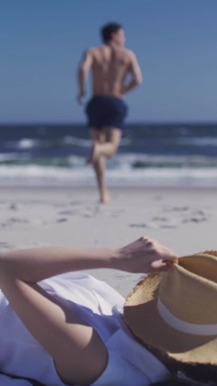 Club Monacoのインスタグラム：「Feels Like Summer #ClubMonaco #Summer2023」