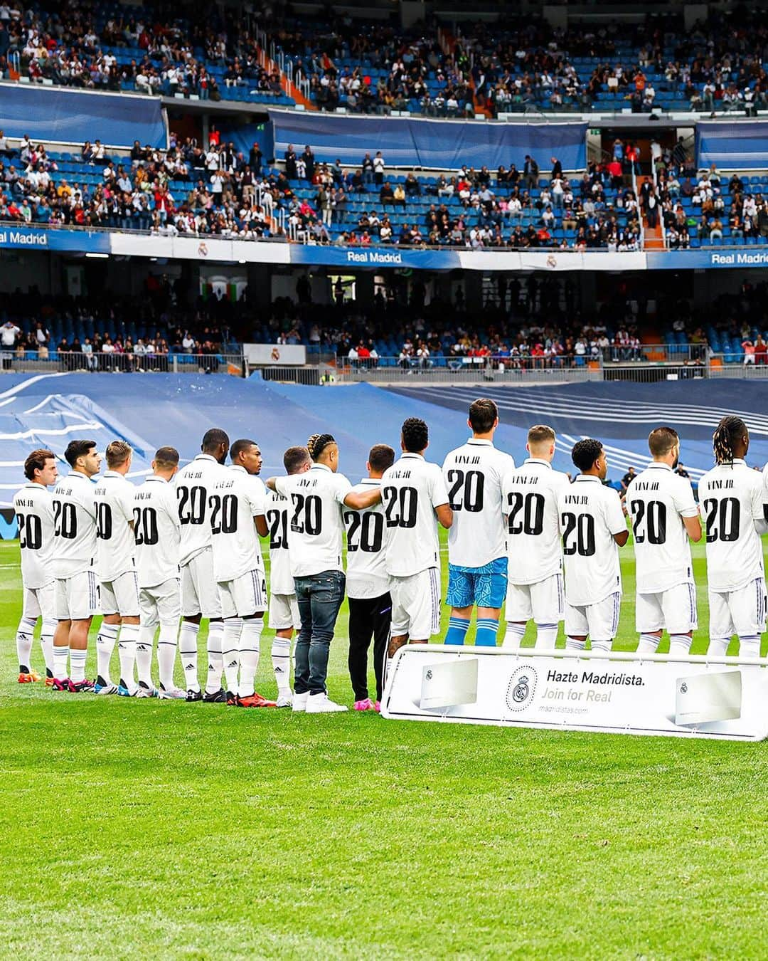 レアル・マドリードさんのインスタグラム写真 - (レアル・マドリードInstagram)「We are all Vini Jr. Todos somos @ViniJr.」5月25日 2時44分 - realmadrid