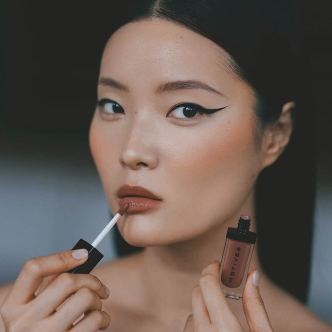 Motives Cosmeticsのインスタグラム：「Experience obsession at first swipe with our richly pigmented Liquid Lipstick.」