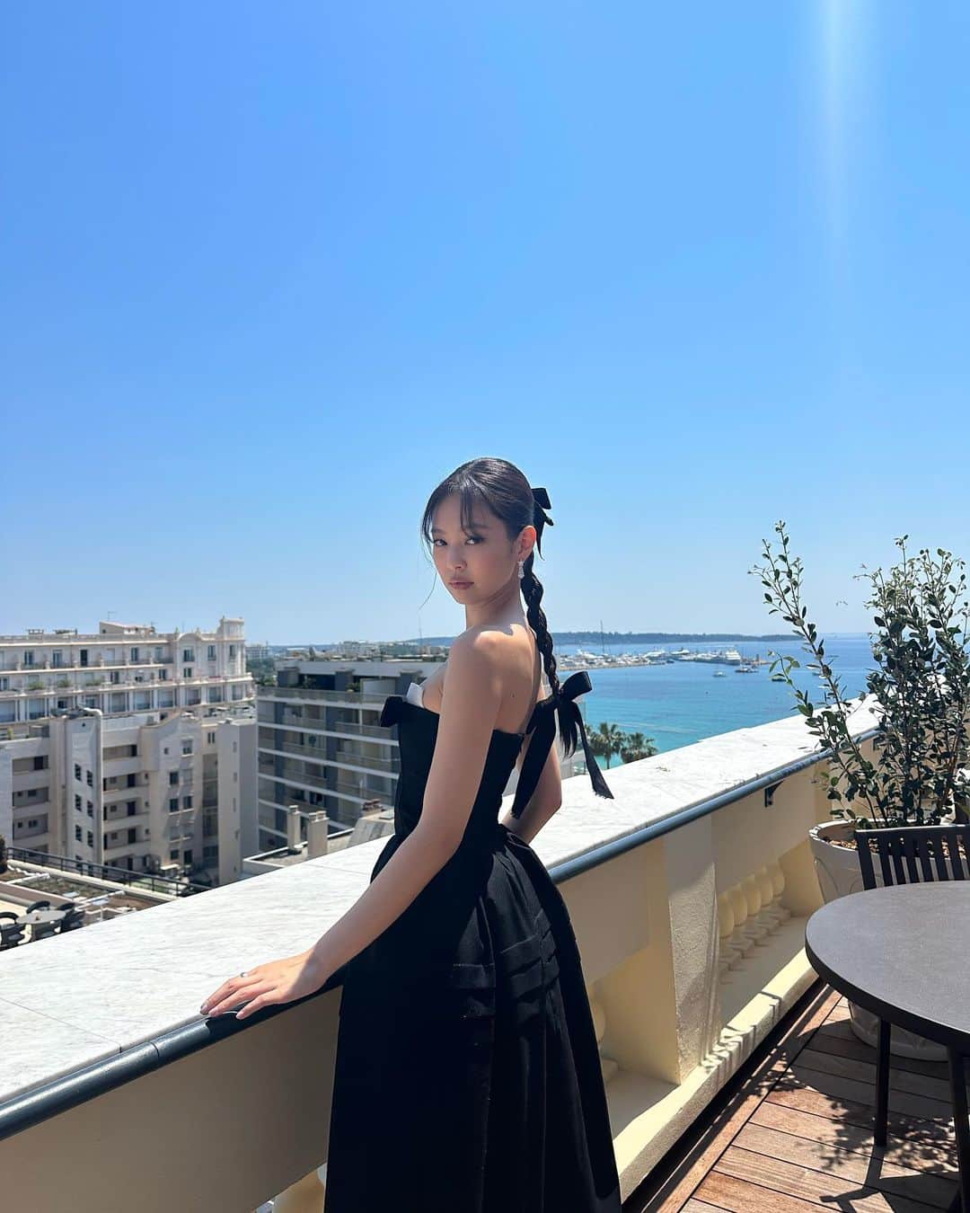 ジェニーのインスタグラム：「Dear Cannes 🤍」