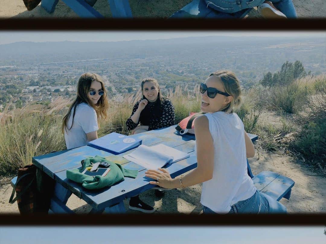 オリヴィア・ワイルドのインスタグラム：「4 years since we released Booksmart which means they’d be graduating college now and I really hope they go out and party because they’re smart AND fun dammit. All the love in the world for this family. ♥️」