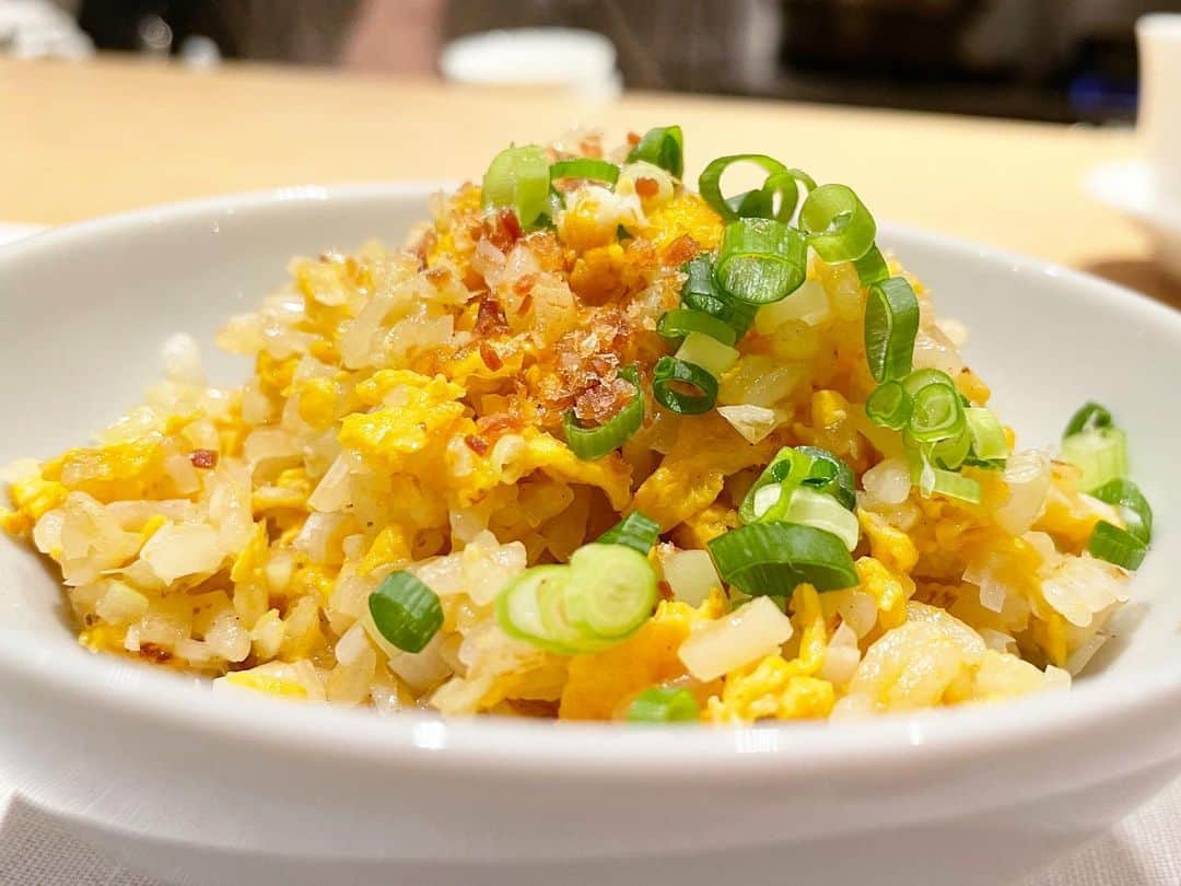 乾雅人さんのインスタグラム写真 - (乾雅人Instagram)「MIMOSA@表参道 どれだけの試行錯誤とバランスで素材を合わせたらここに行き着くんだろう…南シェフの作る料理を食べるとため息が出る。 照れくさそうにはにかむ姿に胸を打たれる。 これ以上でもダメ、コレ以下でもダメという絶妙なヒトサラヒトサラが、帰途につくたびに「ああ、なんて美味いもん食ったんやろ」と笑顔にさせる。 ありがとうございました。 @mimosa_aoyama」5月25日 15時18分 - inuimasato