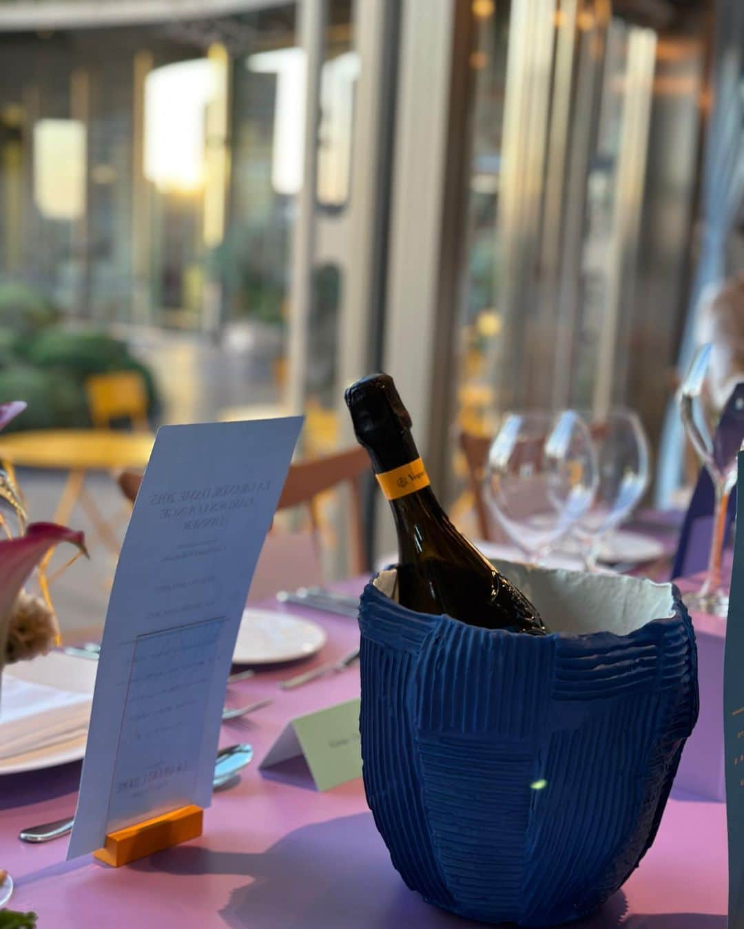 春香さんのインスタグラム写真 - (春香Instagram)「「Veuve Clicquot La Grande Dame 2015 POP UP Café and Restaurant」🥂  新しいオフィシャルフォトが届きました！  ご一緒させて頂いた素敵な方々との記念写真もご紹介しますね。 素敵な笑顔が溢れるパーティーでした。 @tamarumaki さん @tomo_koizumi さん @yukowedding さん  小林シェフの美しく美味しいお料理🥂 @villa_aida_wakayama  @kanjikobayashi さん   @VeuveClicquot  Veuve Clicquot La Grande Dame 2015 POP UP Café and Restaurant 期間：2023年5月26日（金）～5月28日（日） 会場：DRAWING HOUSE OF HIBIYA (東京ミッドタウン日比谷 6F)  #VeuveClicquot #ヴーヴクリコ #LaGrandeDame#ラグランダム #PR #DrinkResponsibly @paolaparonettocreations ・ ・ ・ ・ #thanks  #dress @maxmara  #sportmax #accessories  @linksoflondon_japan  #hairmake  @glamsken」5月25日 15時22分 - haruka__official