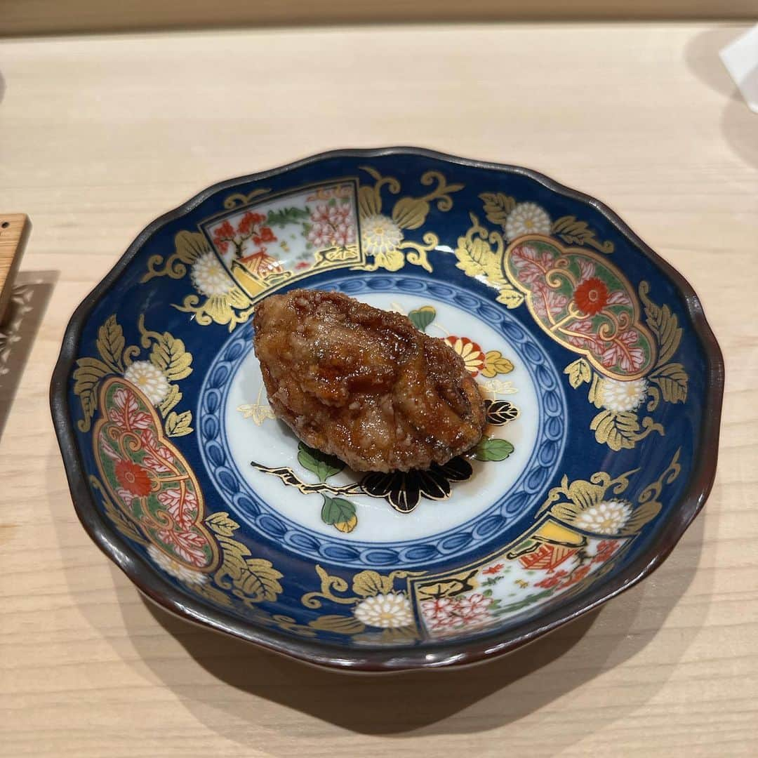 笠原将生さんのインスタグラム写真 - (笠原将生Instagram)「麻布十番  鮨 秦野よしき   名物茄子のにぎり絶品😋  最高のランチでした〜」5月25日 14時07分 - shoki_kasahara