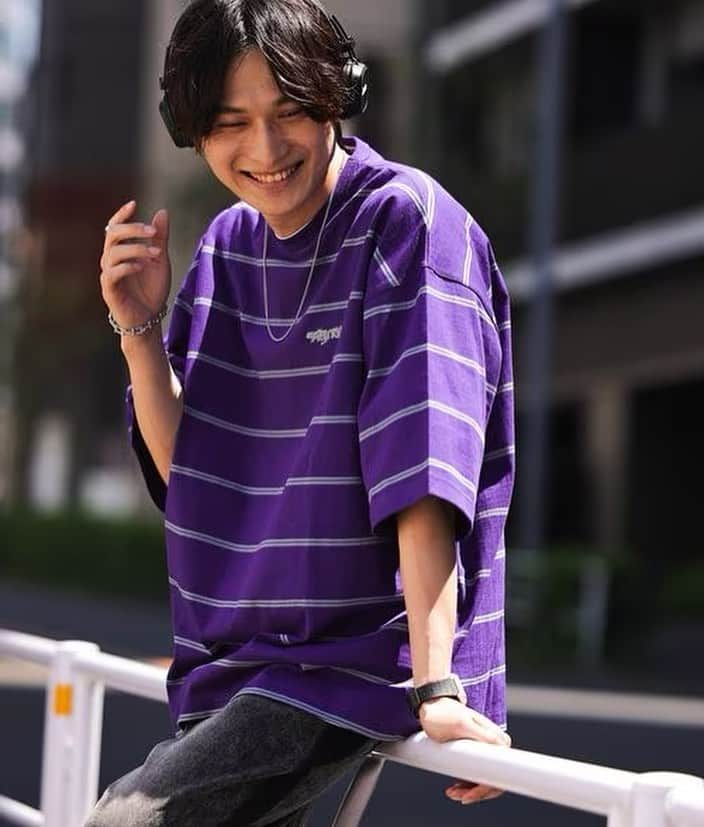 のインスタグラム：「@rageblue_official   ロケってテンション上がる☺︎ 暑くなってきたから水分補給大事にね☺︎  #rageblue #model  #fashion」