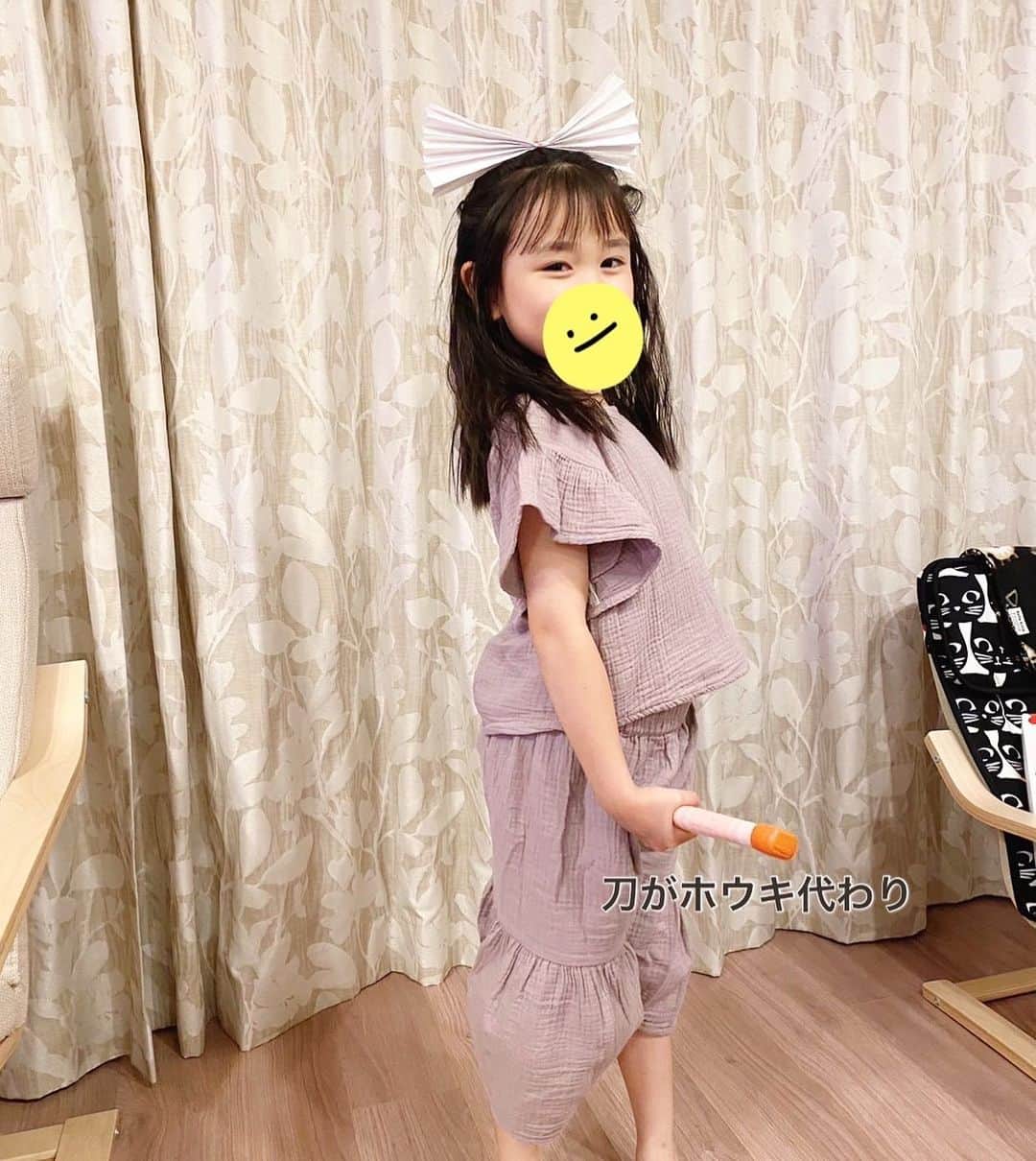 藤原一裕のインスタグラム：「頭にリボン付けてキキのマネを始めた😊魔女宅観たことないのに。。。  #魔女の宅急便 #フクオの娘」