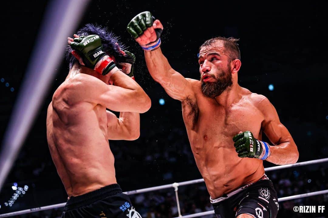 RIZIN FF OFFICIALのインスタグラム：「#RIZIN42 《Match.12》  "Insane scrap"  ---------- Juan Archuleta defeats Naoki Inoue by Unanimous Decision.  #rizin #rizinff #mma #mmafighter #総合格闘技 #JuanArchuleta #フアンアーチュレッタ #井上直樹 #NaokiInoue」
