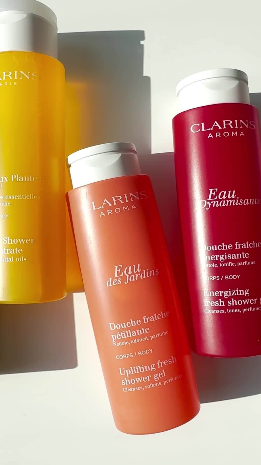 Clarins Australiaのインスタグラム：「Why not take your Saturday night for some rest and relaxation with our new Aroma products?⁣ ⁣ #SelfcareSaturday #ClarinsAroma」