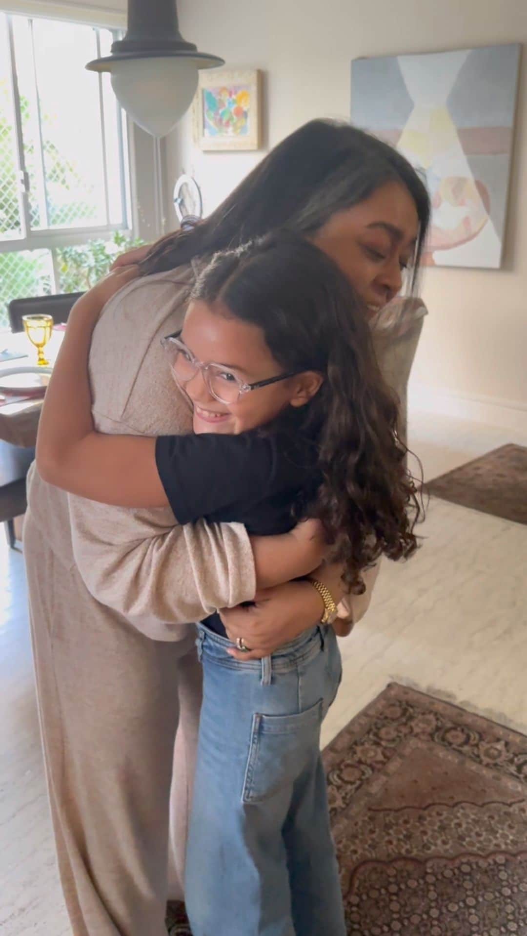 Preta Gilのインスタグラム：「Assim o coração da vovó não aguenta !!!! Obrigada @malupbarbosa e @laura pela surpresa!!! #vovópretinha」