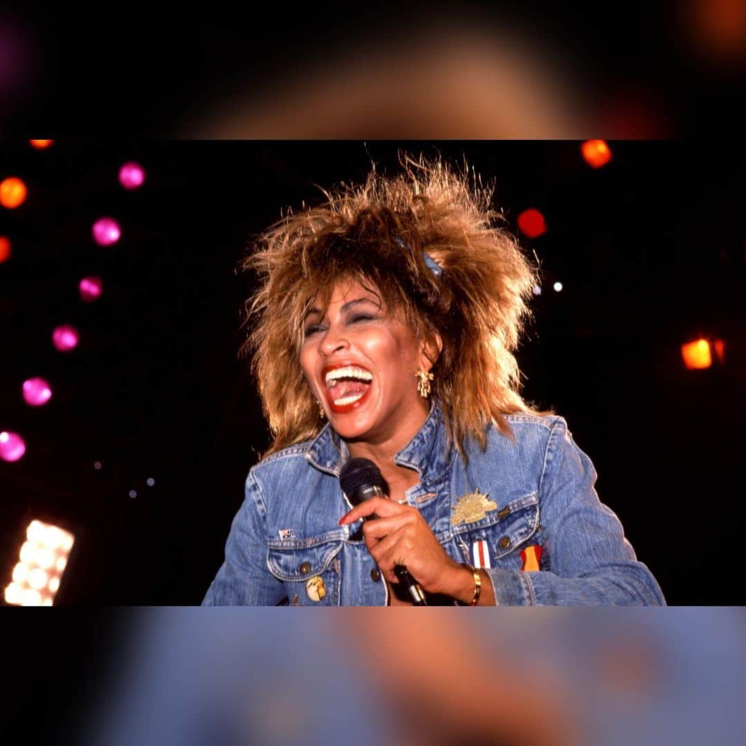 レイチェル・リンゼイさんのインスタグラム写真 - (レイチェル・リンゼイInstagram)「Iconic. Fearless. Empowering. Rest peacefully #tinaturner 🖤」5月25日 6時17分 - therachlindsay