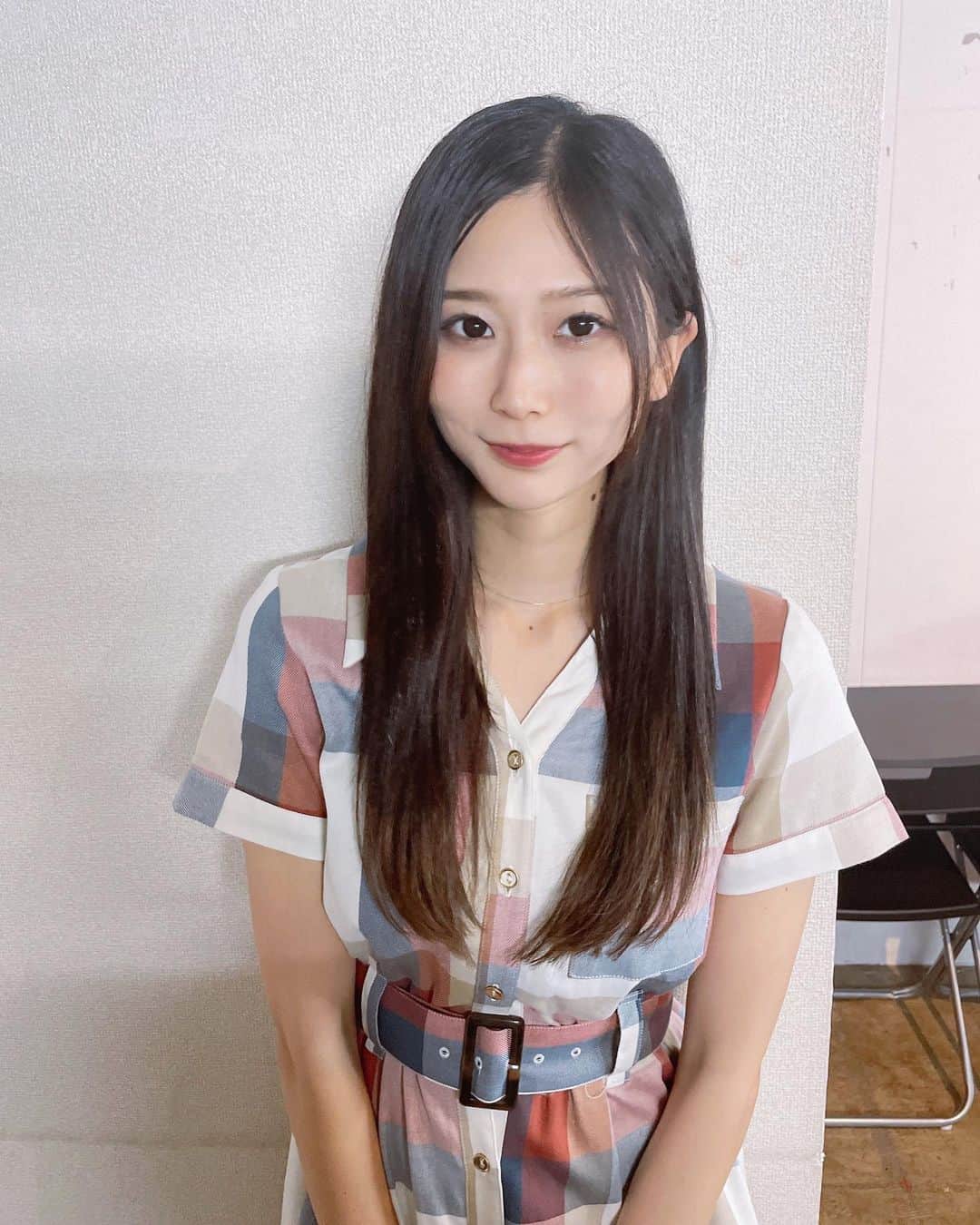 塩野響子のインスタグラム：「⠀おはよう❤︎ 新しいワンピース可愛いでしょ👗*. ° ⠀ ⠀ #レディアゼル #ワンピース #チェックワンピ #ロング丈 #黒髪 #ストレートヘア #ロングヘア #ナチュラルメイク #私服 #goodmorning #gm #おはよう」