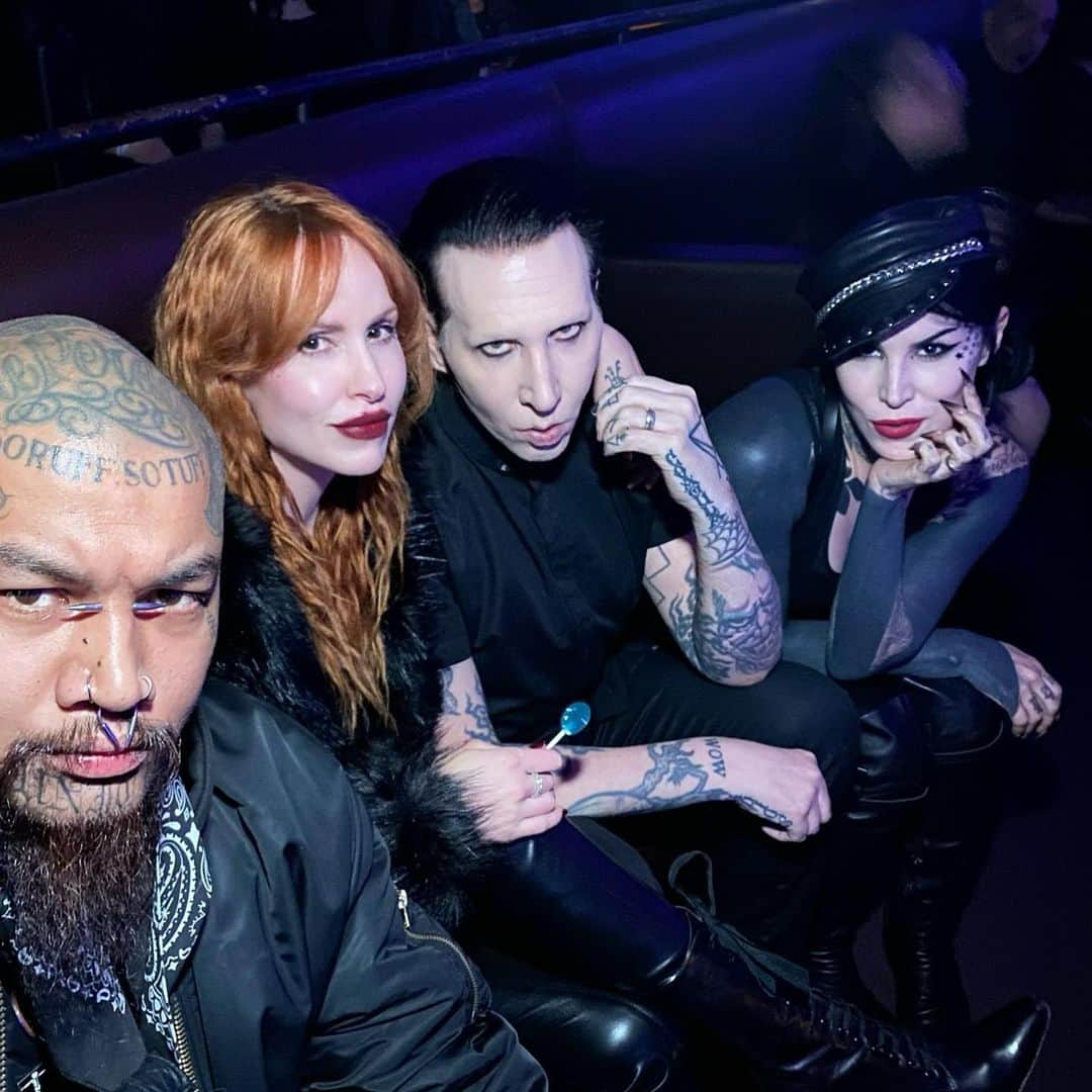 Kat Von Dさんのインスタグラム写真 - (Kat Von DInstagram)「Quick LA trip packed with meetings about upcoming album release + tour, catching up w my dear friends @officialcharo @sammidoll @llewellyn @thebookofimmortality @edenknievel, going to see Sisters of Mercy with @marilynmanson @lindsayusichofficial @mr.chino, commissioning a super cool new harness/ belt from the talented @zanabayne … and endless late nights spent with my favorite @officialcharo 🖤   I’ll be back soon, Los Angeles! 🖤」5月25日 7時52分 - thekatvond