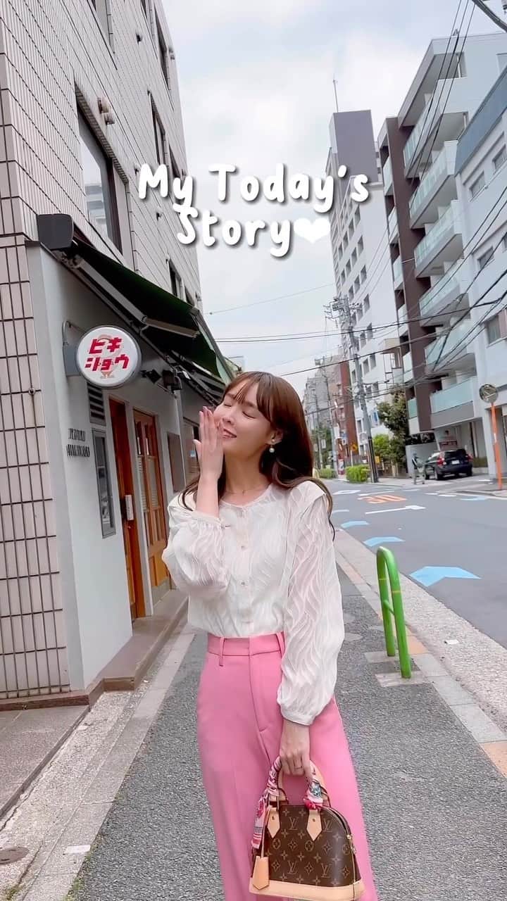 磯田 ひかる(Hikaru Isoda) のインスタグラム：「カフェに行く日のコーデvolg🐰🍒  着用アイテムはコメント欄へ▷▶︎▷  —————————— picaru：162cm / 骨格ウェーブ 1st ブライトスプリング 2nd ブライトサマー  大人可愛いスタイルアップコーデ ヘアメイクを合わせた トータルスタイリングを提案🤍  不定期にストーリーで ファッションお悩み相談募集中🥰 ——————————  他の投稿を見る→【@picaruuu】  #今日のコーデ #大人可愛いコーデ #デートコーデ #お洒落さんと繋がりたい #おしゃれさんと繋がりたい #骨格ウェーブコーデ #classicalelf #クラシカルエルフ #イエベ春 #骨格ウェーブコーデ #大人カジュアル #大人カジュアルコーデ #grl #グレイル #春服 #春コーデ」