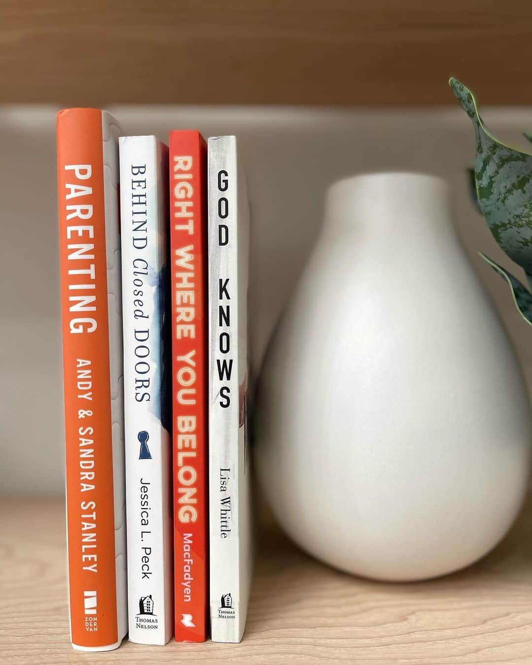 キャンディス・キャメロン・ブレさんのインスタグラム写真 - (キャンディス・キャメロン・ブレInstagram)「Summer is almost here and my reading list is stocked and stacked with reads from great authors. If you’re in need of some summer reading inspo, check out my list below…  - ‘Parenting’ by Andy and Sandra Stanley ( @andy_stanley + @sandrawstanley ) - ‘Behind Closed Doors’ by Jessica L. peck ( @dr.nurse.mama ) - ‘Right Where You Belong’ by Heather MacFadyen ( @dontmomalone ) - ‘God Knows’ by Lisa Whittle ( @lisawhittle ) - ‘Sweet Success’ by Candace Nelson ( @candacenelson ) - ‘Building A Resilient Life’ by Rebekah Lyons (@rebekahlyons ) - ‘Reshape Your Life’ by Ali Landry ( @alilandry ) - ‘Collecting Confidence’ by Kim Gravel ( @kimgravel )」5月25日 8時01分 - candacecbure