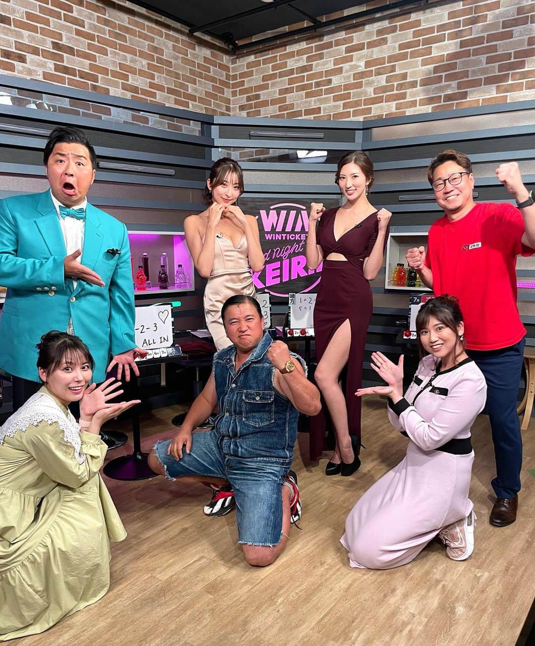 のインスタグラム：「昨夜のミッドナイト競輪ありがとうございました🙏💓 昨日は3場所開催だったので7Rでの勝負🔥 的中率は良かったんですが！！最後当てなきゃねぇ🥹 いつも通り悔しい気持ちで終わりました(> <)  初登場のスギちゃんの当たらずどんどん荒れていく感じが可愛かったです🥰競輪沼へようこそ🙇‍♀️(笑)  三上さんお誕生日おめでとうございました🎉✨ また一緒に競輪場行きましょー🍻❤️‍🔥  #WINTICKET #ミッドナイト競輪 #京王閣競輪  #AbemaTV」