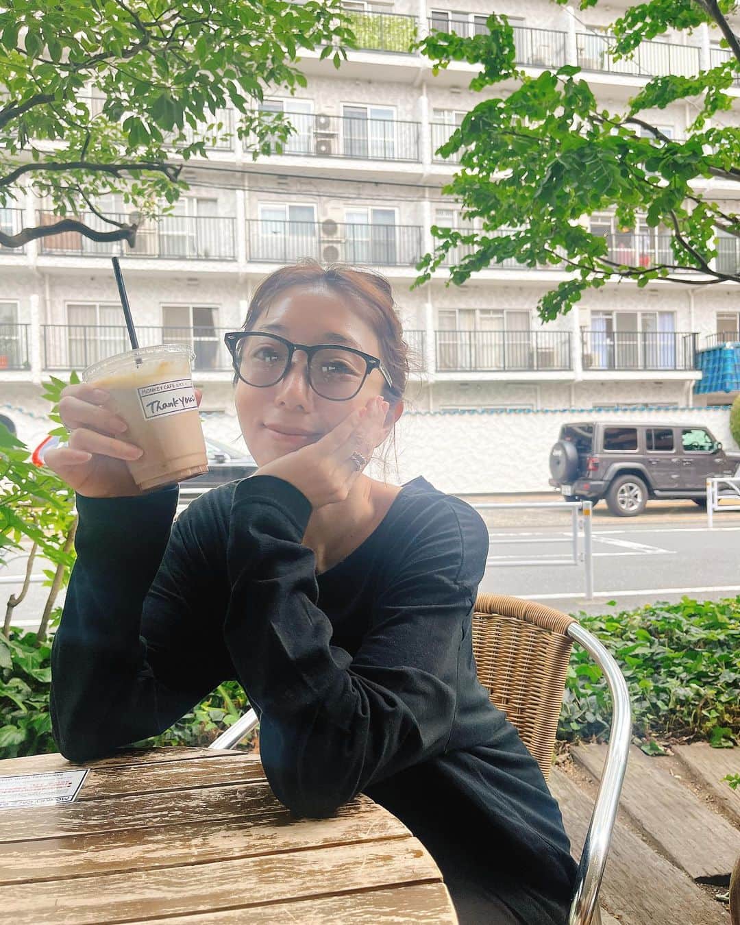 浜崎美保さんのインスタグラム写真 - (浜崎美保Instagram)「ちょっと前の🥤  モーニングコーヒー😉  ①おはよ〜 ②あんまっ  甘くないと思って飲んだからびっくりした😳  おはようございます🌞  #morning #morningcoffee #cafe」5月25日 8時43分 - mihohamasaki_japan