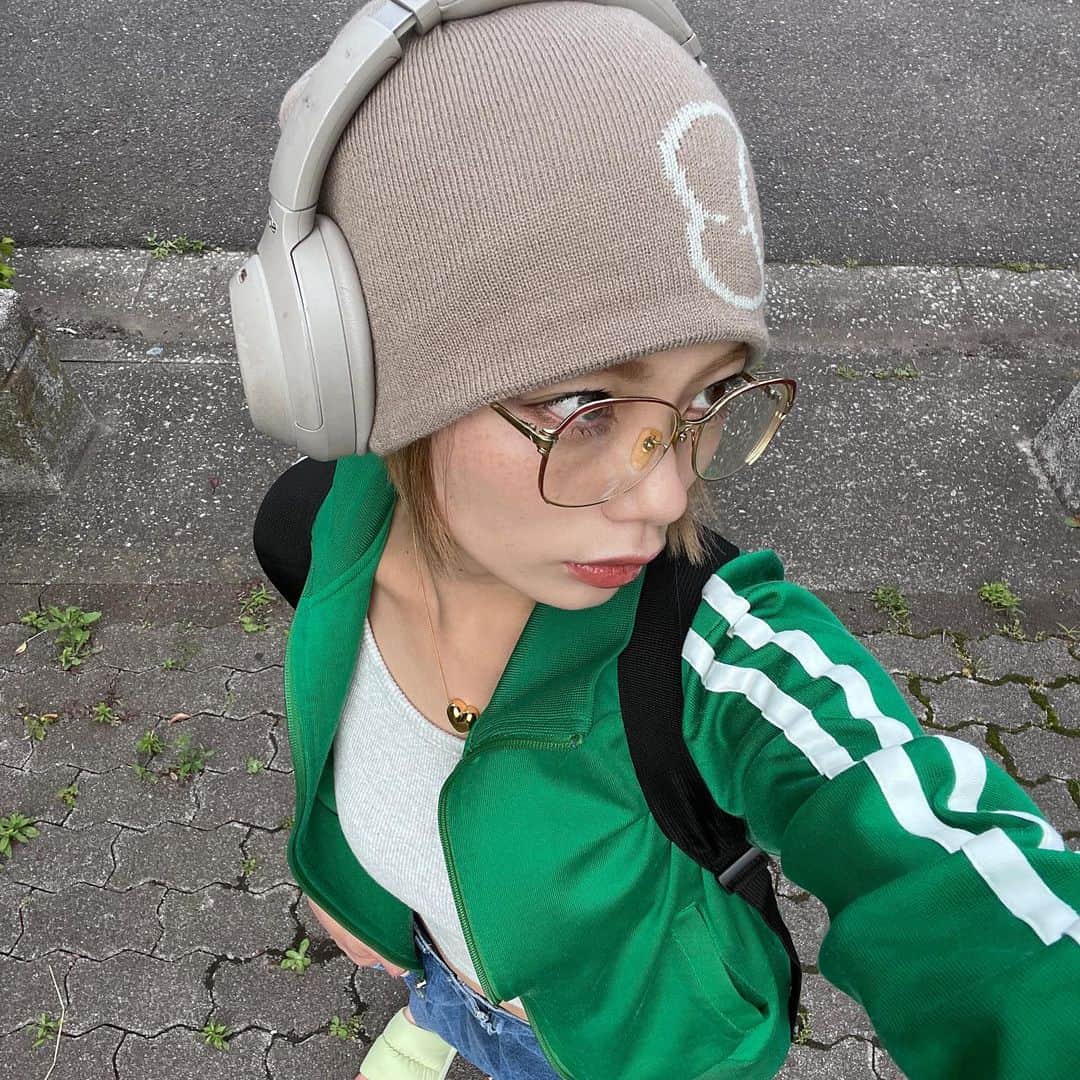 矢部ユウナのインスタグラム：「きょうはみどり〜🧼🧼🧼 ラブロスのおにゅうのニット帽かわい！」