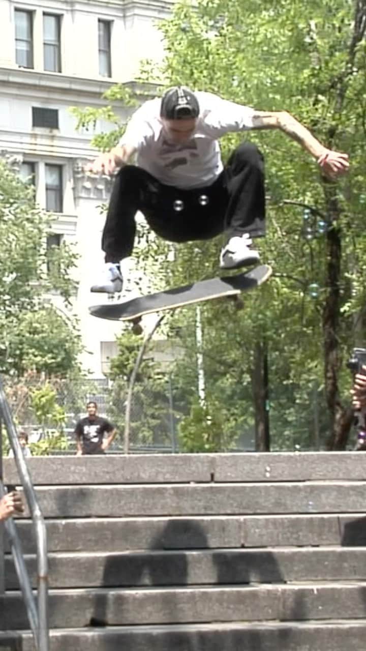 Vans Skateのインスタグラム：「We are proud to support @TheSkateparkProject and @GothamParkNYC in the restoration of the iconic Brooklyn Banks. The 9-stair section is officially open. Stay tuned for updates on when more features of The Banks will be skateable. 📹: @MmmSherbert」