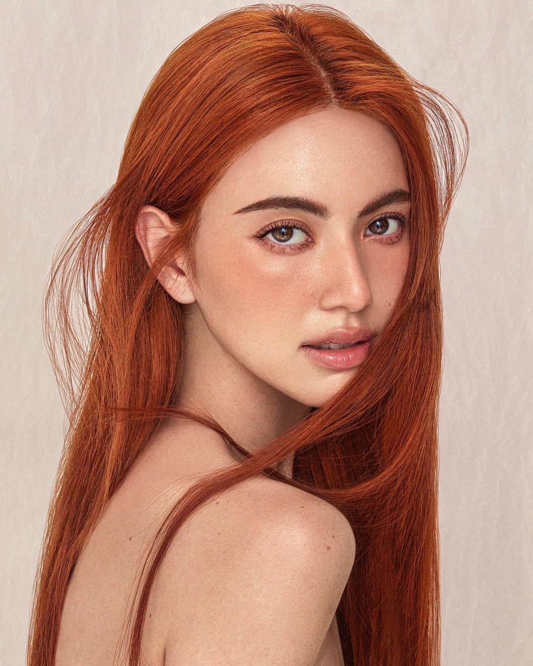 マイ・ダーウィカーのインスタグラム：「🧡」