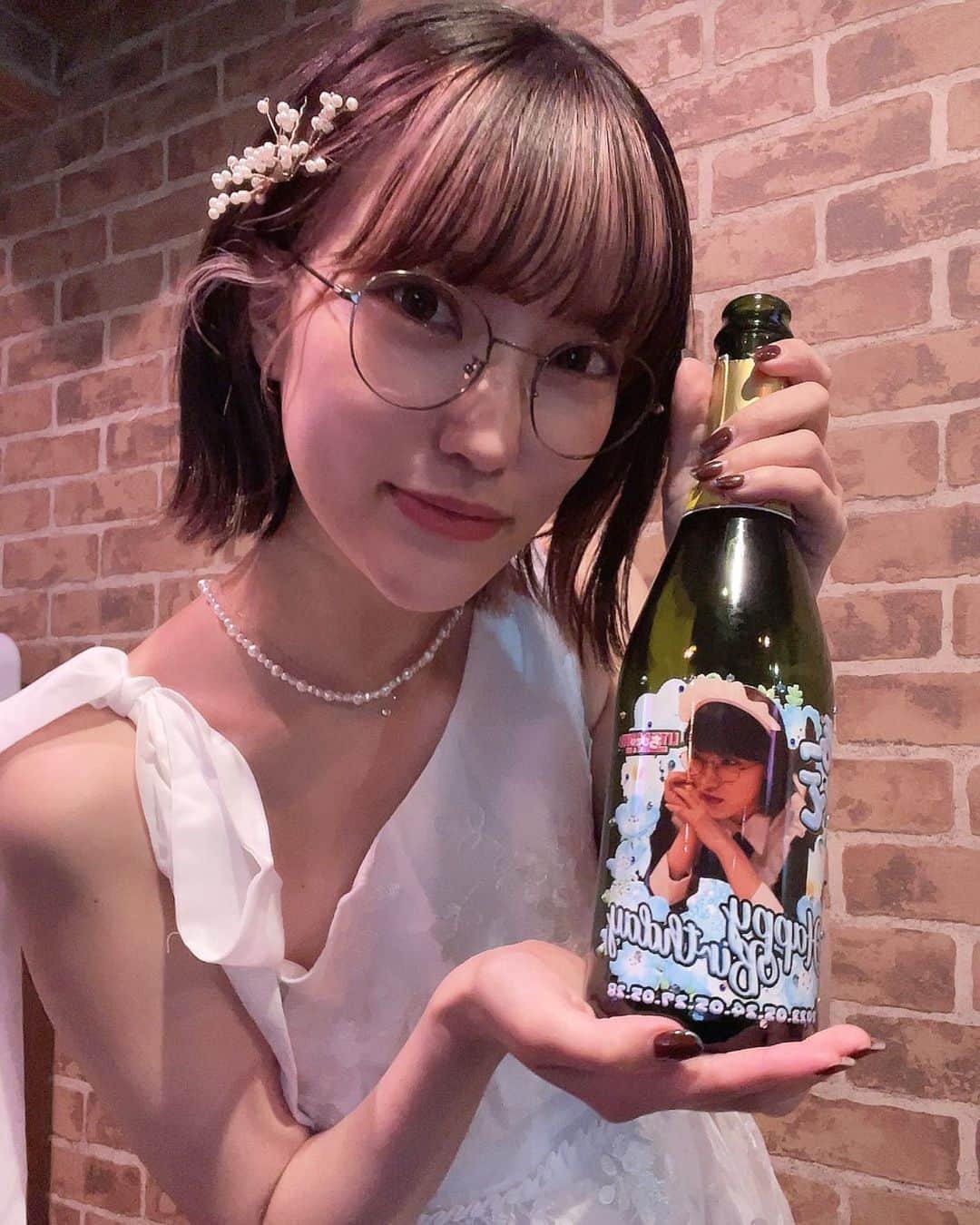 のインスタグラム：「まことオリシャン🍾  バースデーイベント初日からありがとうぅ😭❤️  #蒼ファミリー #撮影会 #メガネ女子 #あおたん #蒼 #ちびでび #ポトレ #ポートレート #撮影モデル #コスプレ #followｍe #following #japan #girl #photooftheday #tagsforlikes #instalike  #台湾 #香港 #粉我 #拍照 #照片 #人像攝影」