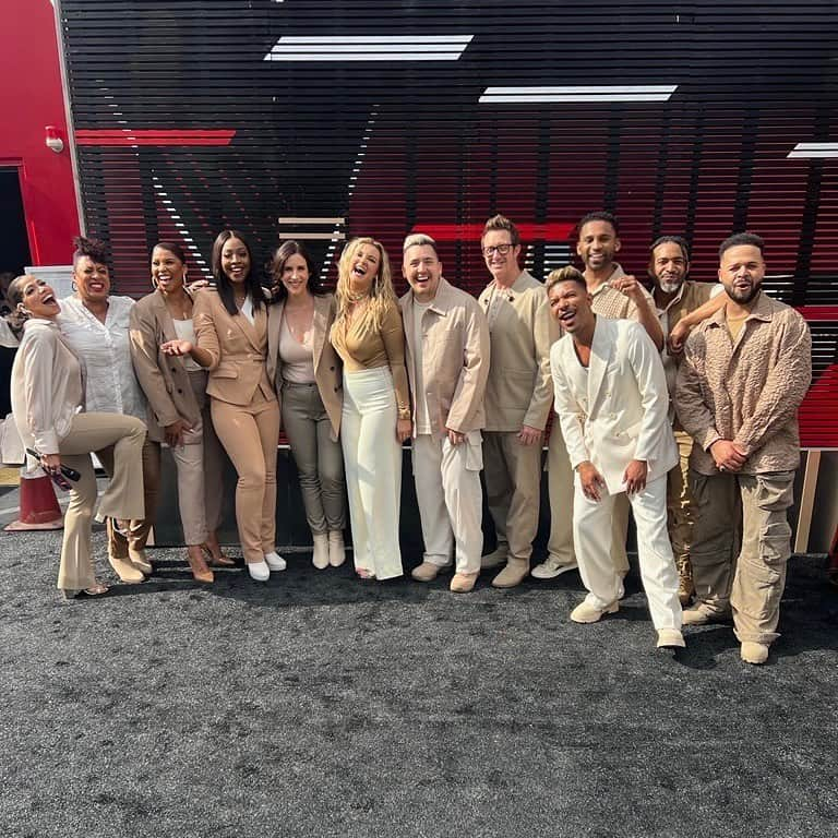 ネルソン・ベアトさんのインスタグラム写真 - (ネルソン・ベアトInstagram)「Another season down at @nbcthevoice !! Always blessed to do this with some of the best singers, musicians, and creatives in the game! #TheVoice #BGVs #Houseband」5月25日 10時57分 - nelsonbeato