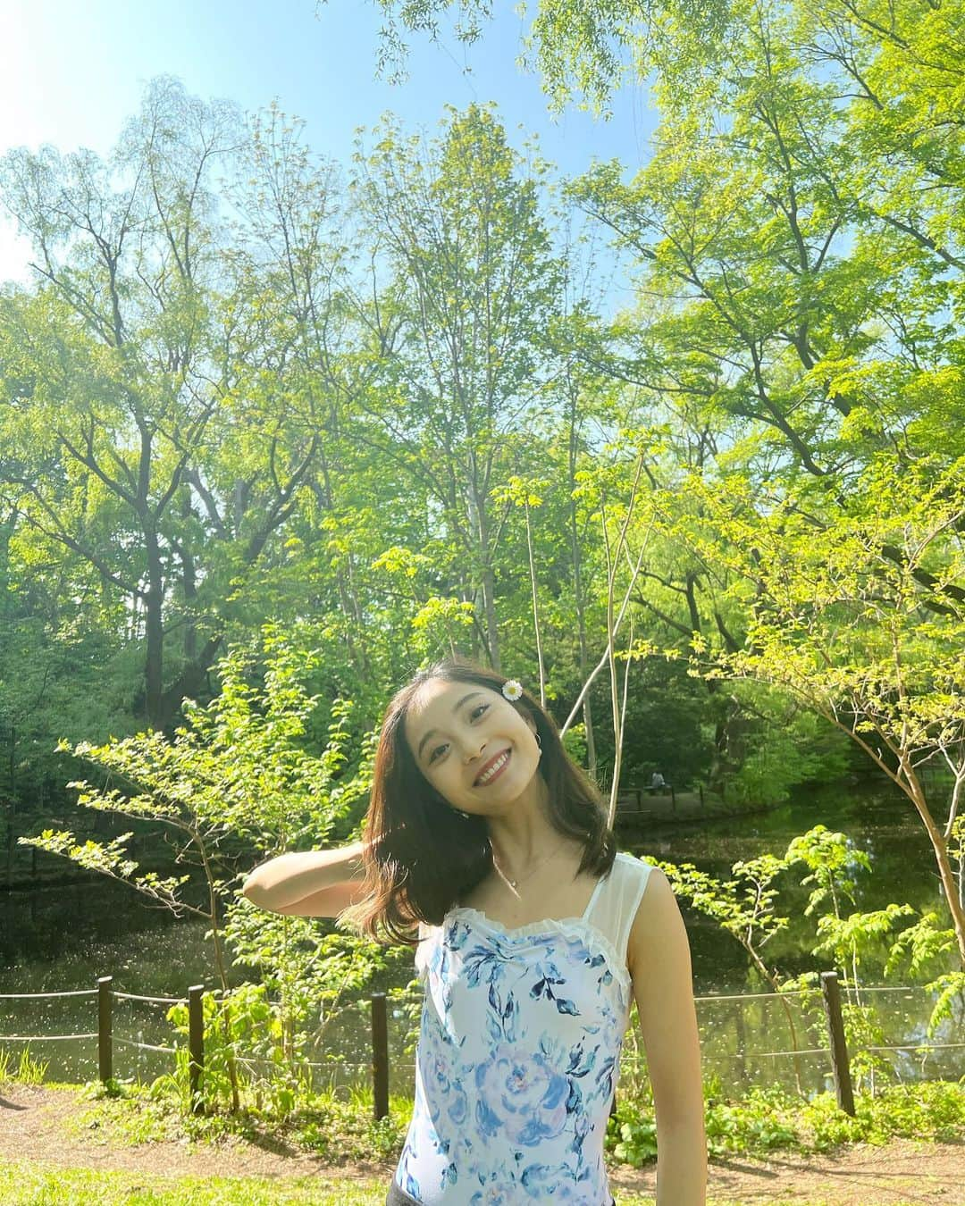 中野怜美のインスタグラム：「Let go of your worries and embrace the beauty of everyday🍀 ヨガから始まった一日。心も体もリフレッシュ🍃  Leotard: @stina_official_ @sayurikubota  type Q mermeid / mokumoku white 販売期間: 2023.5.25(thu)12:00〜6.3(sat) 18:00  #stina #stinaleotard #stinasayuri」