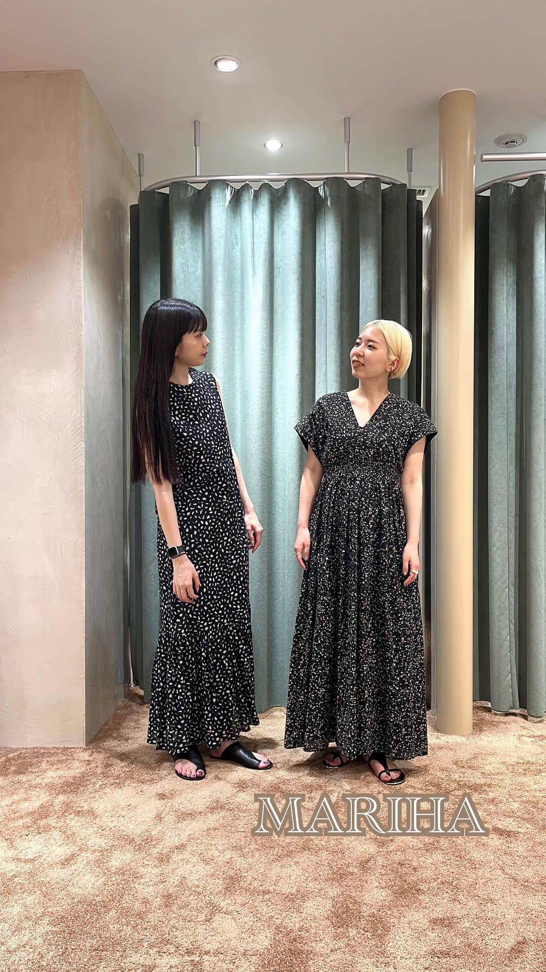 デミルクス ビームス 新宿のインスタグラム：「. #MARIHA 柄シリーズの紹介✨  ノースリーブワンピースタイプ:ドリーミングビューティードレス　(6426-234 ¥31,900-) フレンチスリーブタイプ:別注夏の光のドレス　柄別注となっております✨ (6426-2508 ¥31,900-) . 是非お好みのワンピースをお探しくださいね☀️🍉👗 .  #demiluxebeams #デミルクスビームス #demiluxebeams_shinjuku  #BEAMS #ビームス」