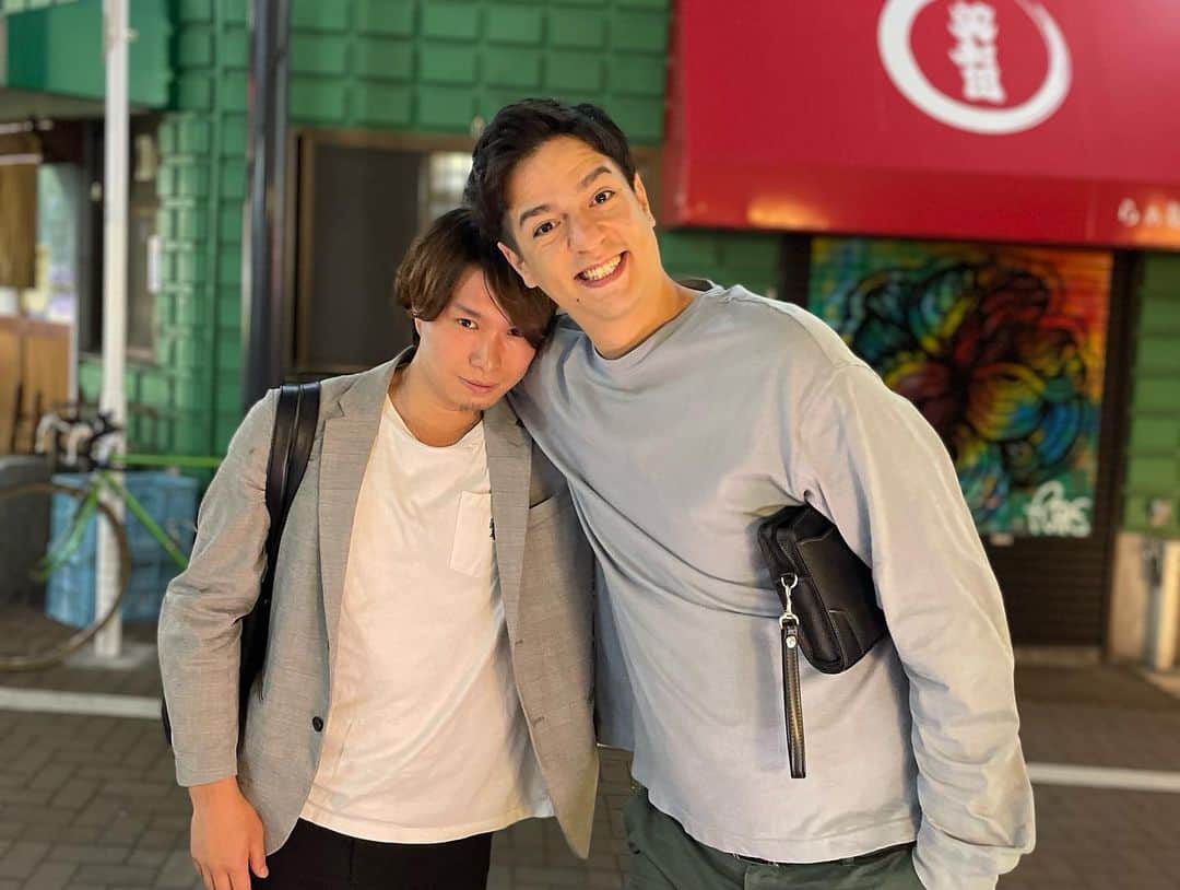 浅岡遥太さんのインスタグラム写真 - (浅岡遥太Instagram)「スポーツ×ビジネスの輪の会  多種多様な会社の代表、取締役の方々とビジネスの話、スポーツの話を沢山させてもらいました‼️  度々開催するので今回来れなかった人も是非‼️  目的は特になく、自分の知り合いが知り合いと繋がれば嬉しいって感じです⭕️  年齢層は割と若いので参加されたい方は是非コメント下さいね📝  クリス誕生日おめでとう😊 沼今回も店ありがとう😊  #スポーツ #バレー #バスケ #バドミントン #異業種 #ビジネス」5月25日 11時56分 - yota.volley